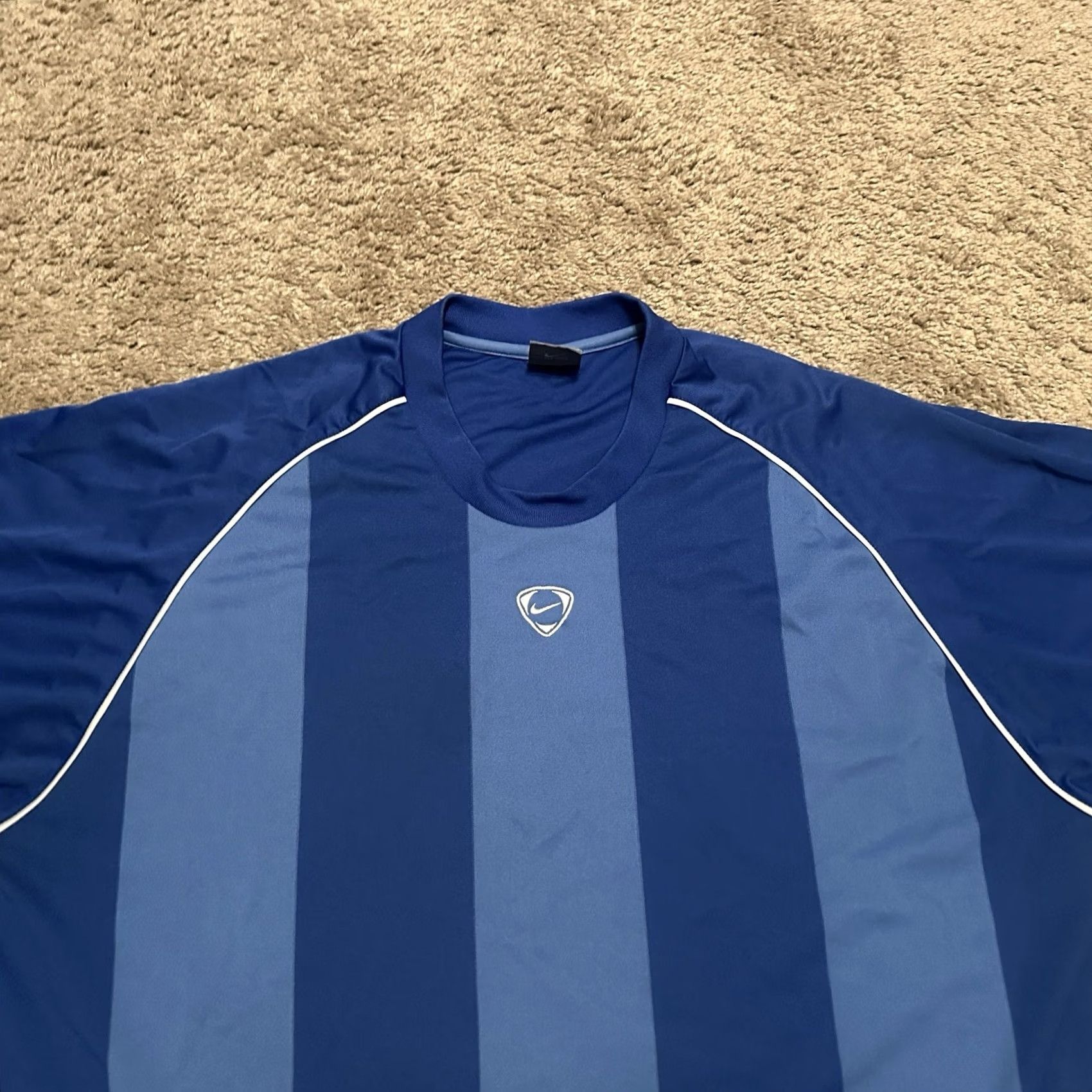 Nike VINTAGE Nike Soccer Jersey Mens XL Blue Striped Center Swoosh Team Issued Y2K Short Sleeve Crew Neck Jersey T-Shirt Regular Fit Activewear Size US XL / EU 56 / 4 - 2 Thumbnail
