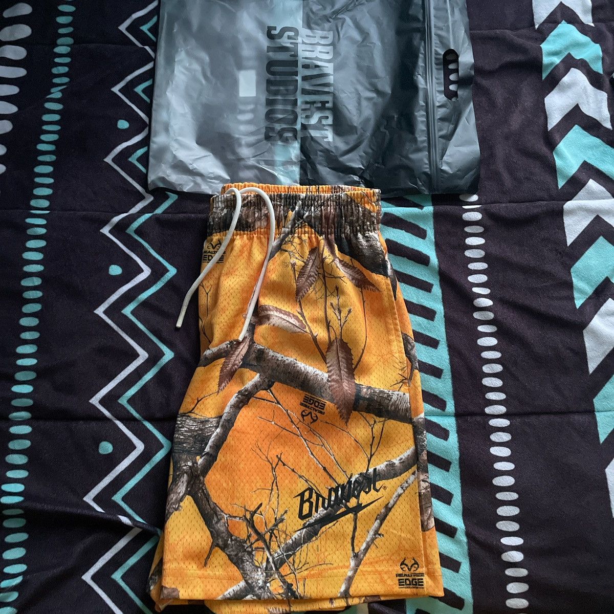 Bravest Studios Bravest Studios Orange Tree Camo Size US 34 / EU 50 - 1 Thumbnail
