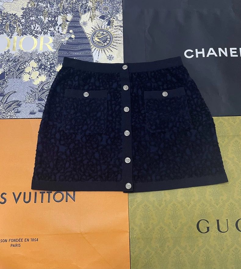 Chanel chanel Embossed camelia skirt Size 25" / US 0 / IT 36 - 1 Thumbnail