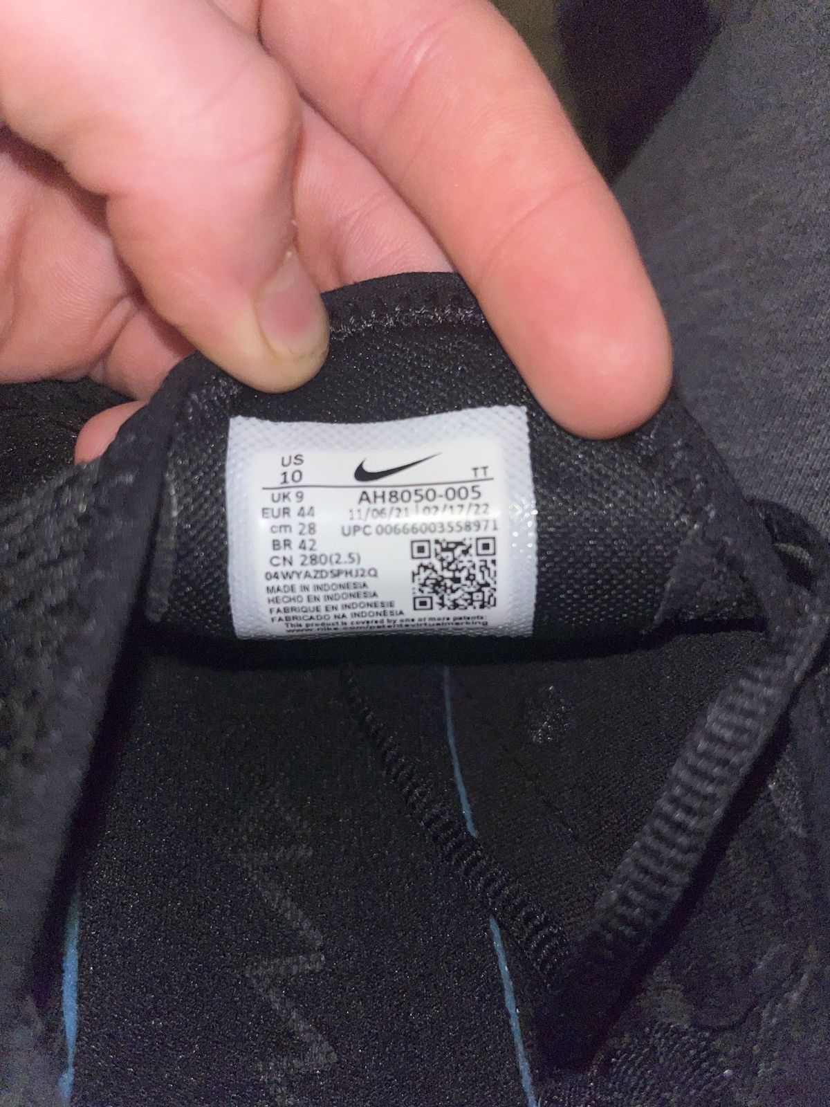 Nike Air Max 270 Triple Black Size US 10 / EU 43 - 6 Thumbnail
