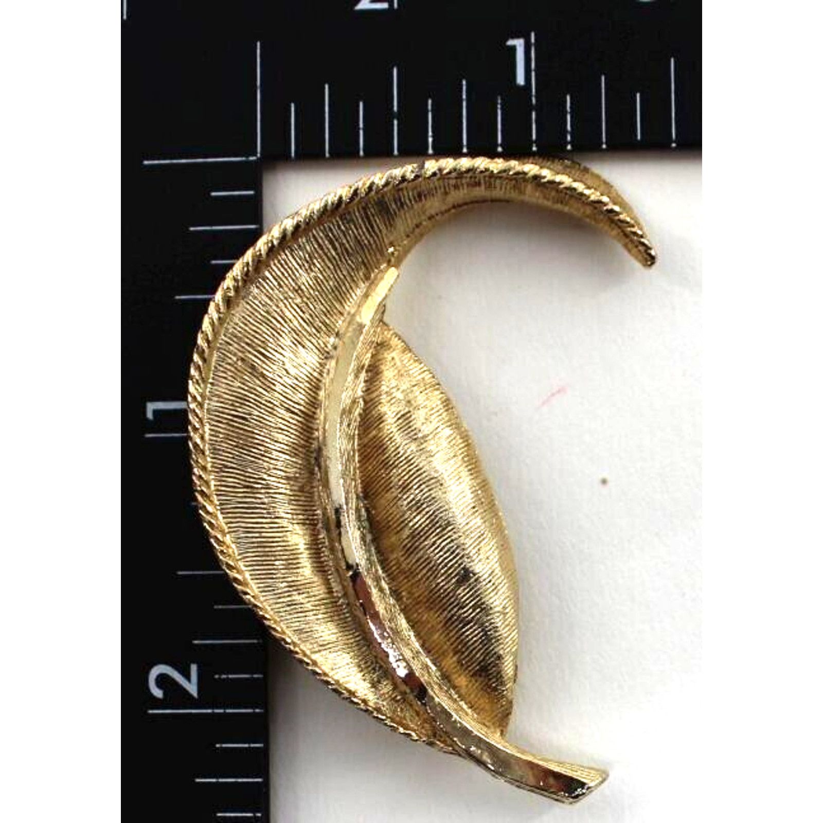 Other Classic Gold Leaf Brooch Pin • Gold Tone •Mid Century Modern Size ONE SIZE - 3 Thumbnail