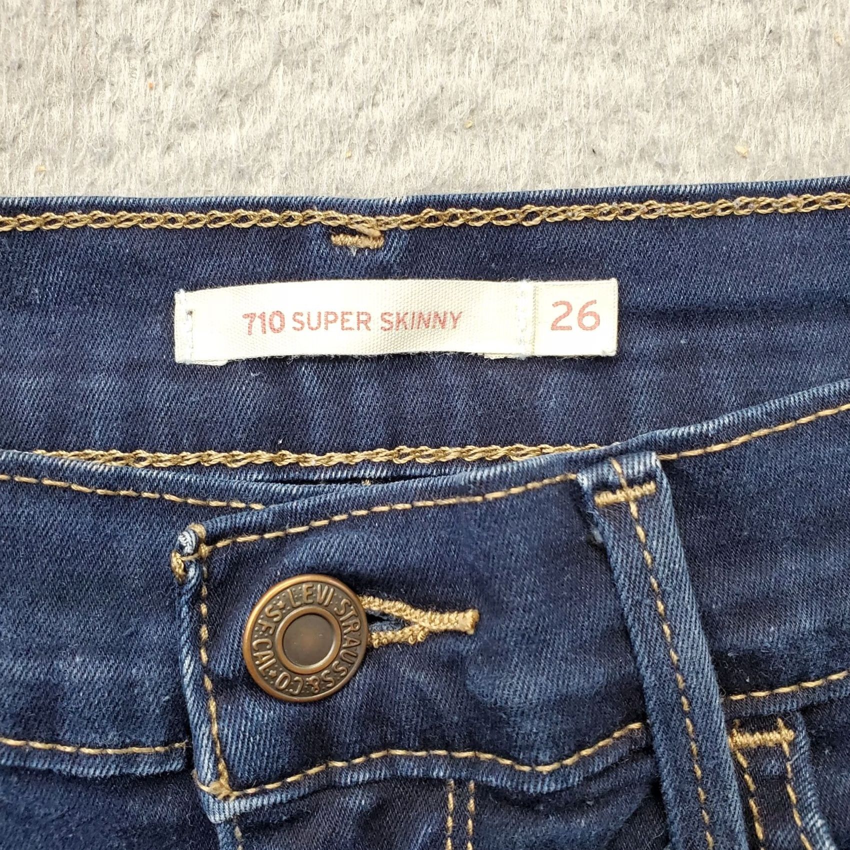 Levi's Levi's 710 Women 26 Shorts Blue Denim Medium Wash Cuffed Red Tab 2.75 Inseam 5-Pocket Denim Pocket Regular Fit Casual Summer Spring Womens Size 26 Size 26" / US 2 / IT 38 - 6 Thumbnail