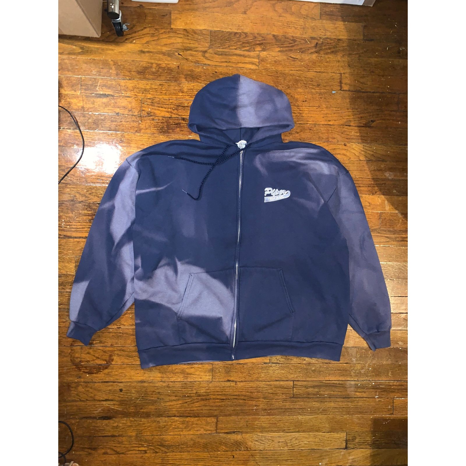 Port & Company × Vintage Distressed Sun Faded Piper Trucking Zip Hoodie Navy Blue 3XL Size US XXL / EU 58 / 5 - 1 Thumbnail