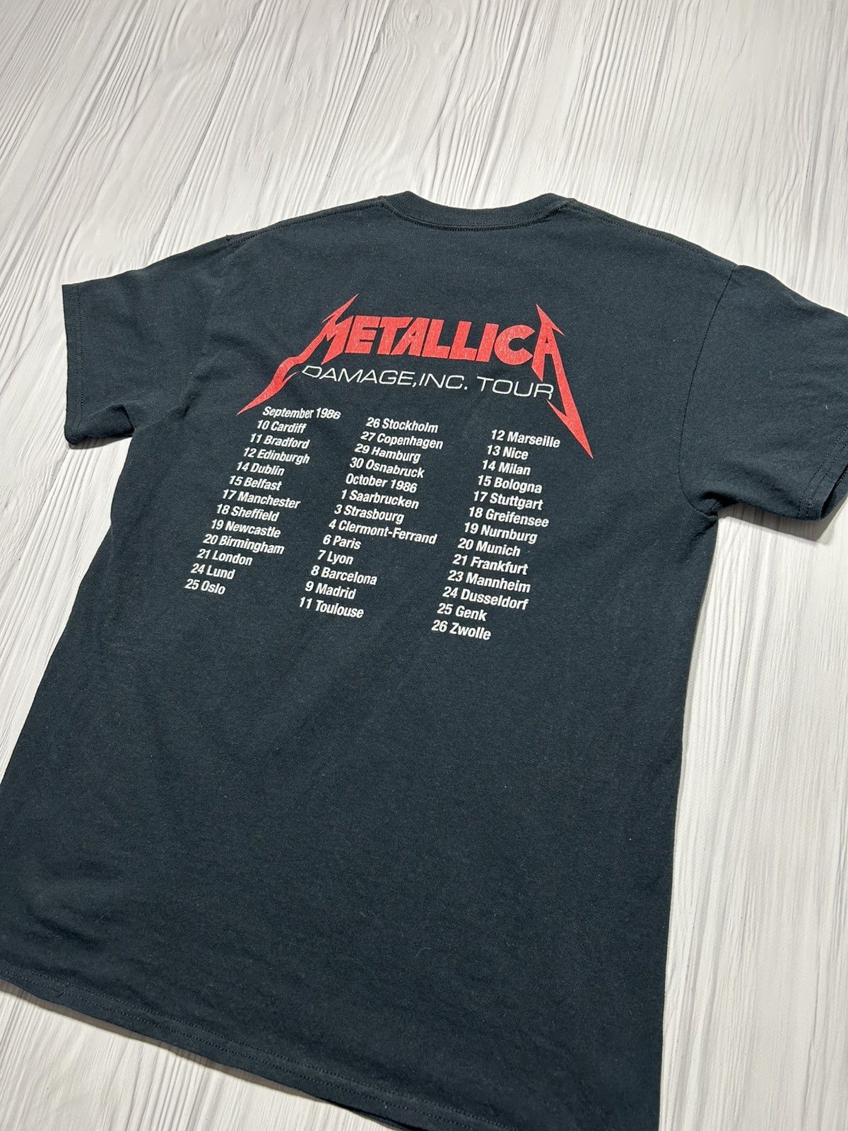 Band Tees Vintage Metallica Master Of Puppets 2007 Tour T-Shirt Size US S / EU 44-46 / 1 - 12 Thumbnail