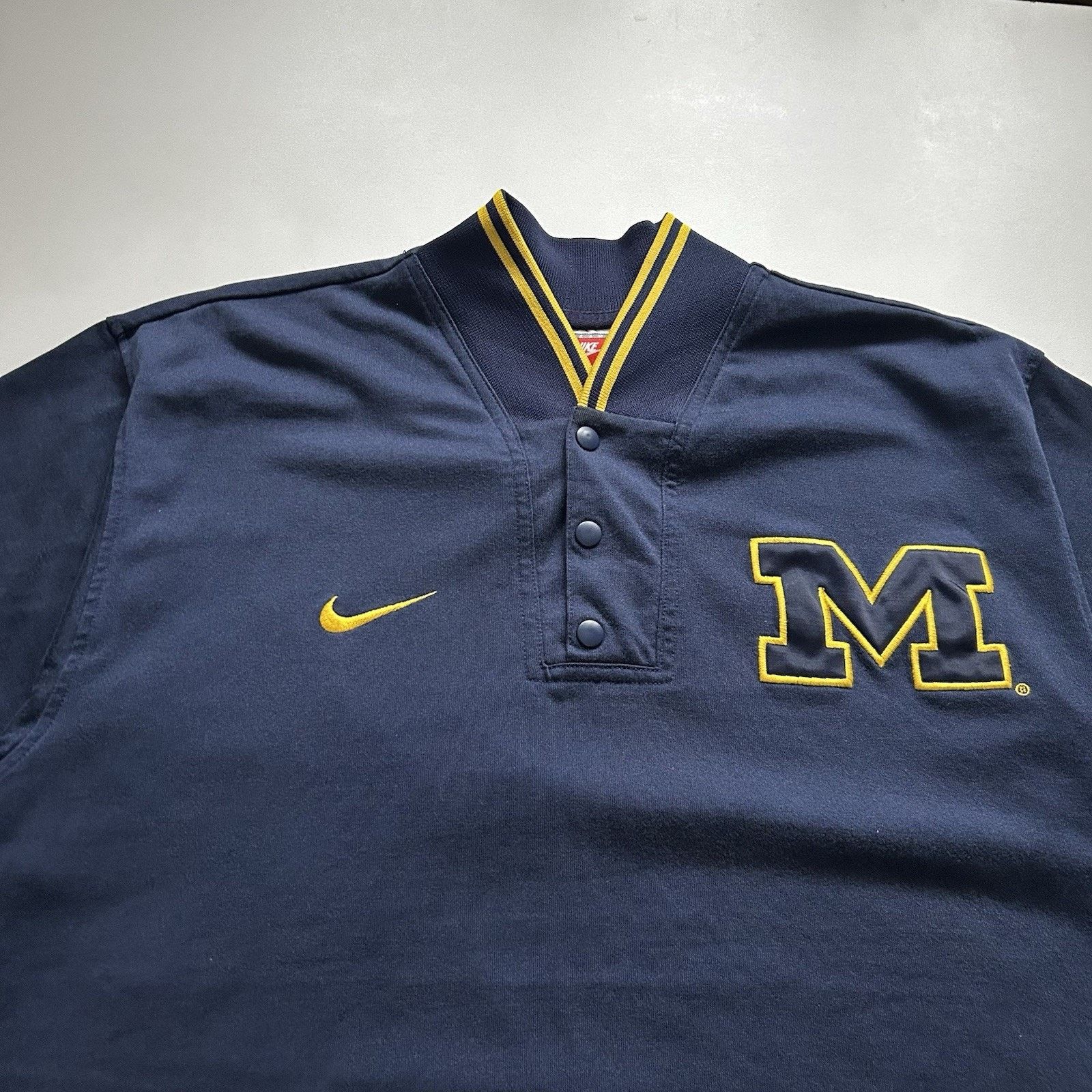 NCAA Vintage 90s Nike Team Michigan Wolverines Warmup Shirt Large Size US L / EU 52-54 / 3 - 2 Thumbnail