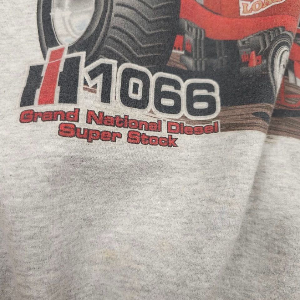 Gildan VINTAGE Tractor Sweatshirt Mens Size XL Gray International Harvester 1066 Lock N Load Size US XL / EU 56 / 4 - 5 Thumbnail
