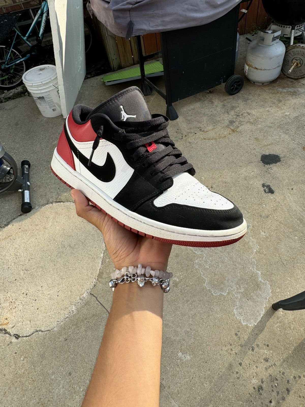 Jordan Brand Jordan 1 Black Toe (2019) Size US 10.5 / EU 43-44 - 6 Thumbnail