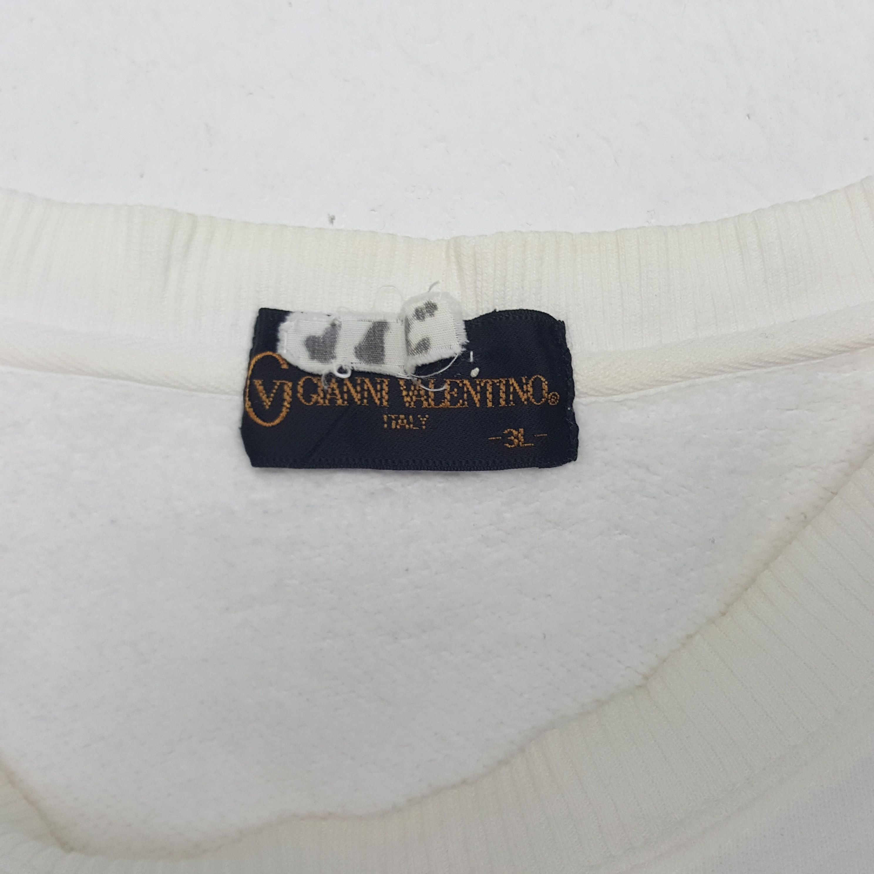 Gianni Valentino × Valentino × Vintage Vintage Gianni Valentino Italian Brand Embroidery Sweatshirt Size US XXL / EU 58 / 5 - 4 Thumbnail