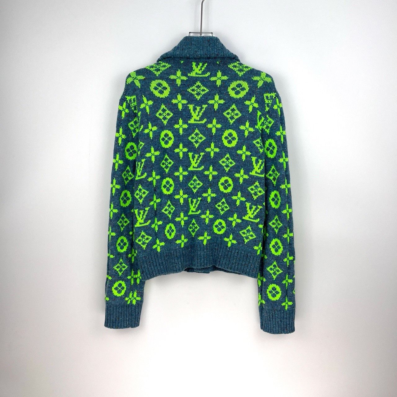 Louis Vuitton Louis Vuitton Long-sleeved cardigan in grey-green full logo Size US S / EU 44-46 / 1 - 4 Thumbnail