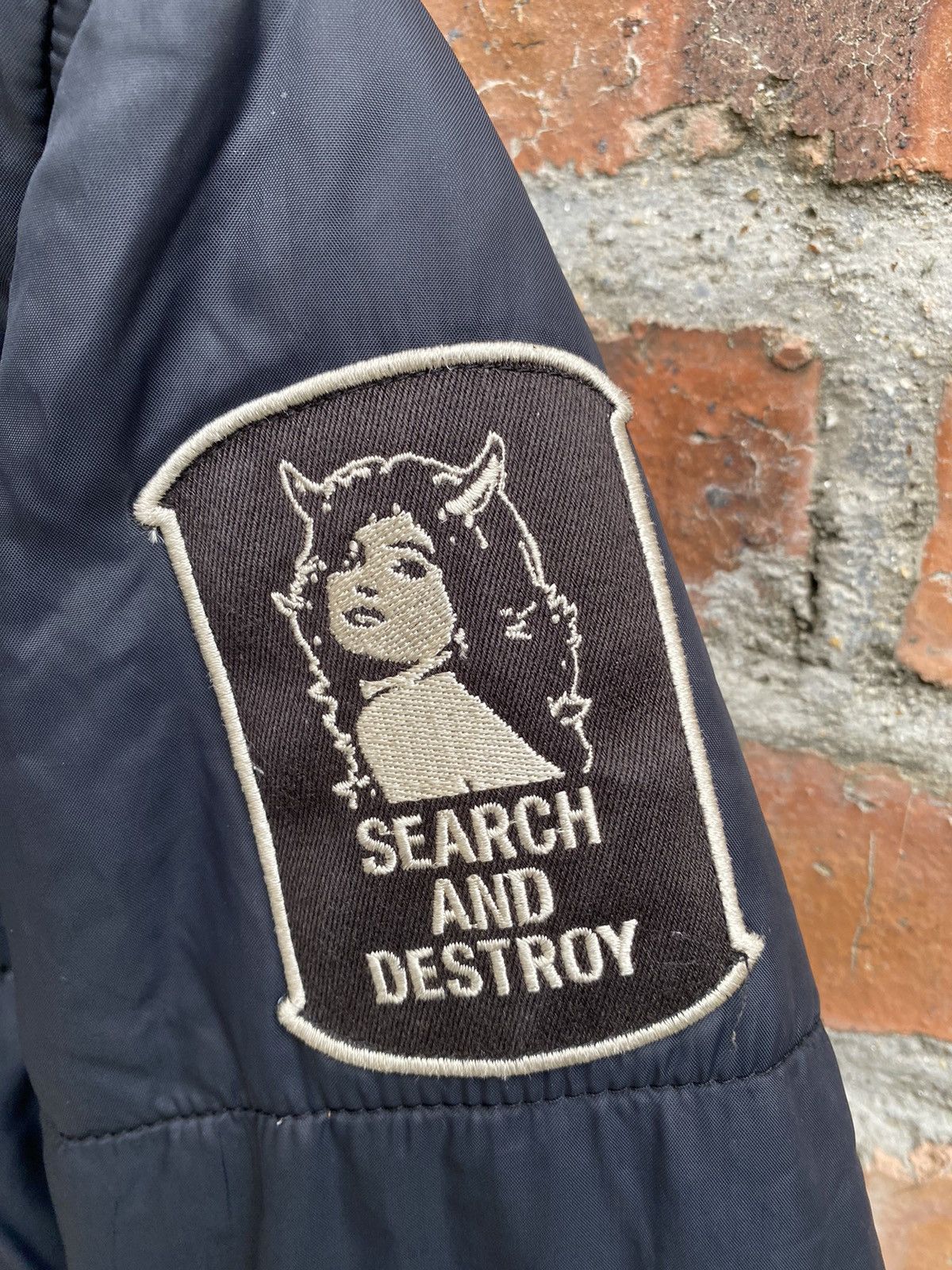 Hysteric Glamour 1990s Hysteric Down puffer Search and destroy Jacket Size US S / EU 44-46 / 1 - 6 Thumbnail