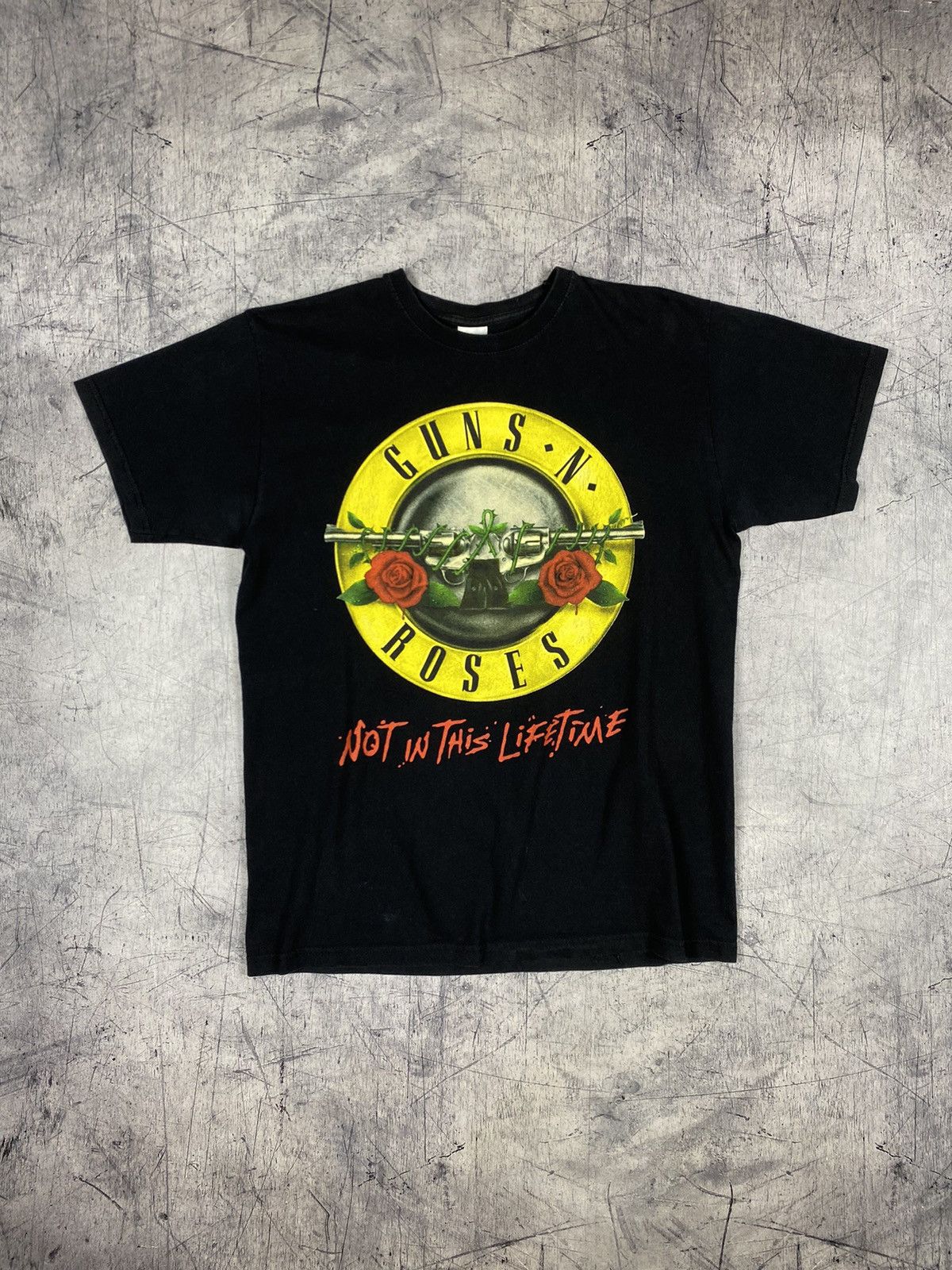 Band Tees × Guns N' Roses × Vintage Guns N Roses 2017 Tour Tee T Shirt Size US L / EU 52-54 / 3 - 2 Thumbnail