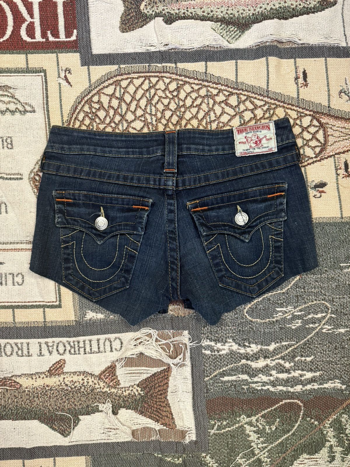 True Religion × Vintage Made in USA True Religion Denim Cutoff Booty Shorts Size 26" / US 2 / IT 38 - 1 Thumbnail