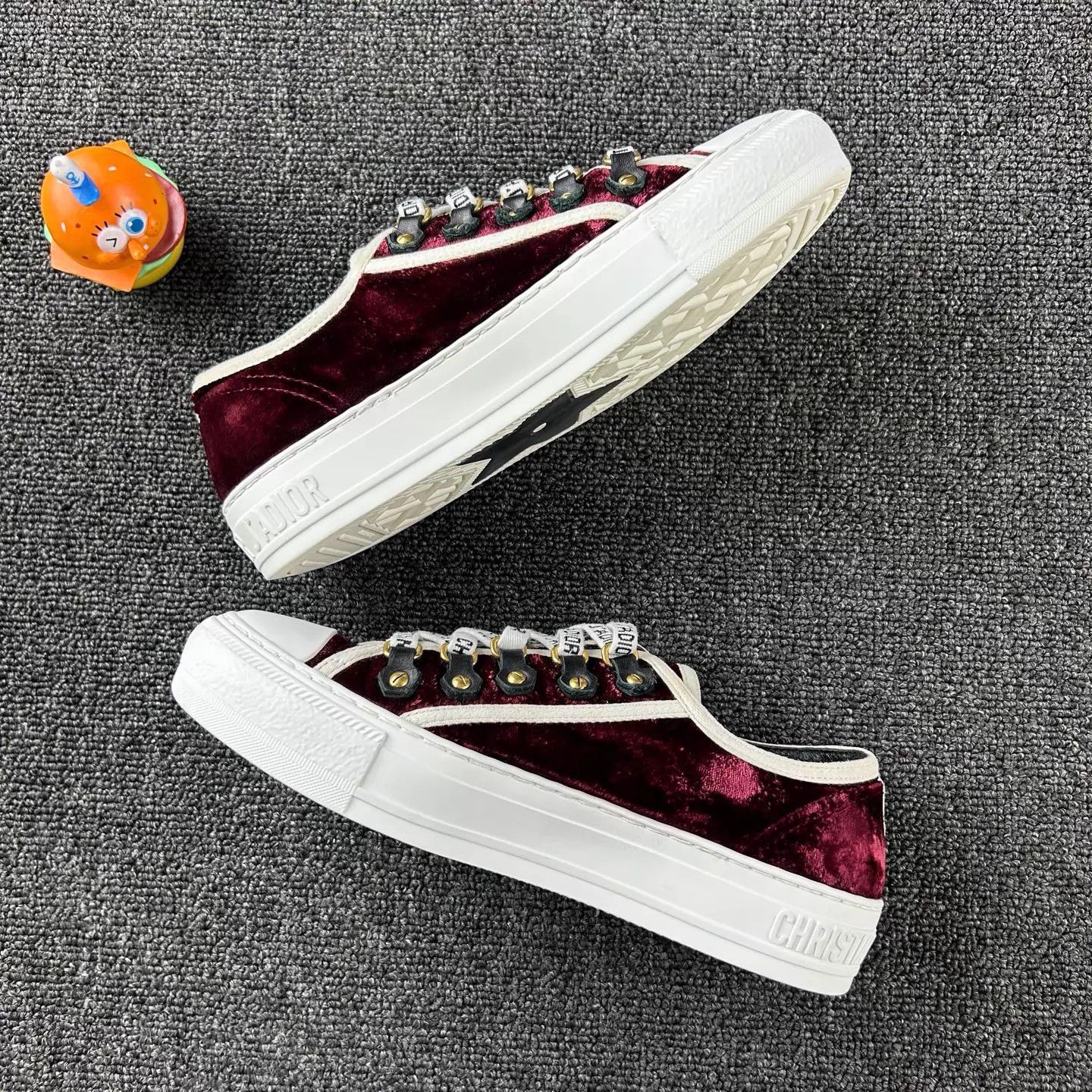 Dior DIOR Walk'n'Dior red velvet sneakers 36 Size US 5.5 / IT 35.5 - 3 Thumbnail
