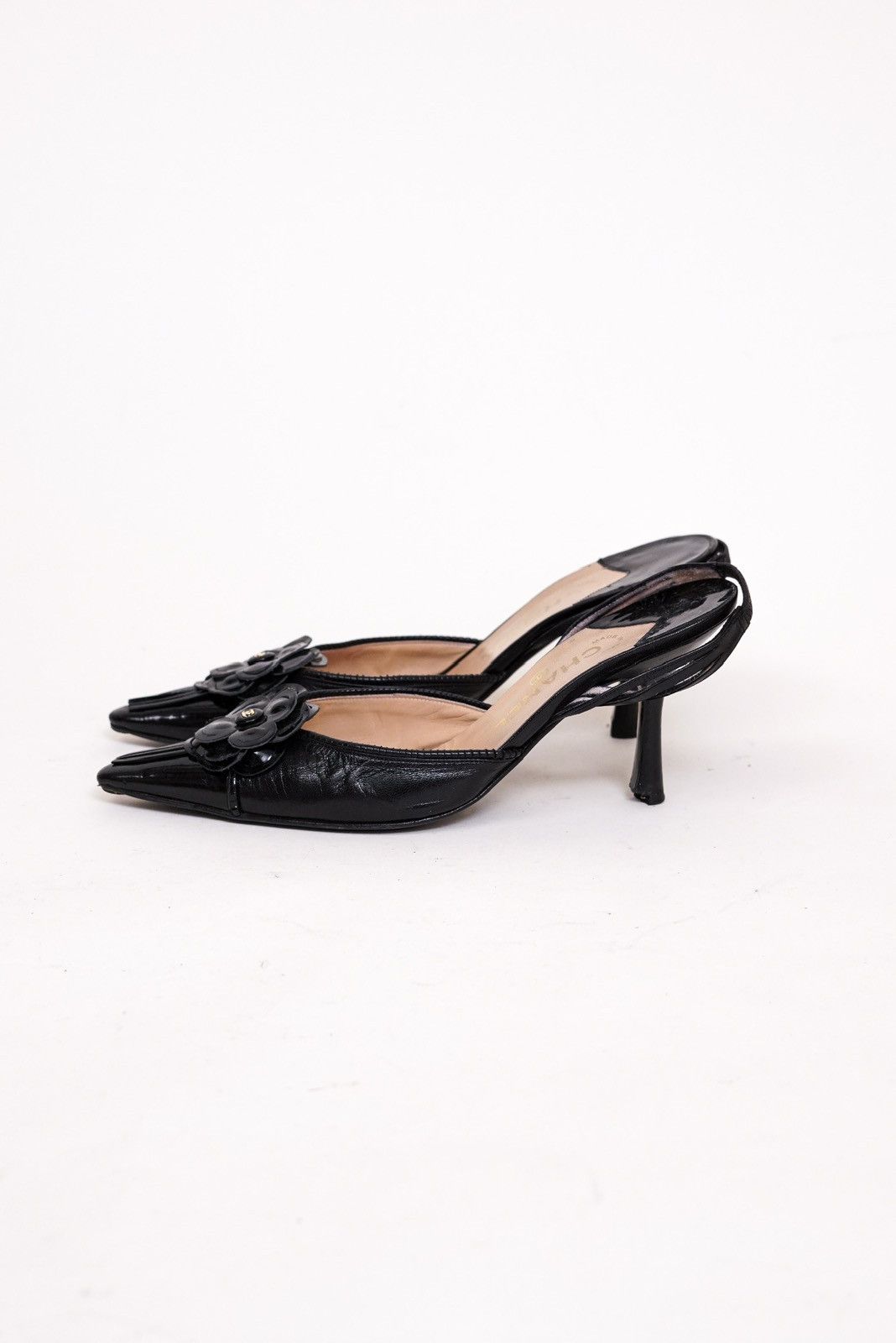 Chanel Chanel Black Patent Leather Camellia Slingback Heels 38.5 Size US 7.5 / IT 37.5 - 5 Thumbnail