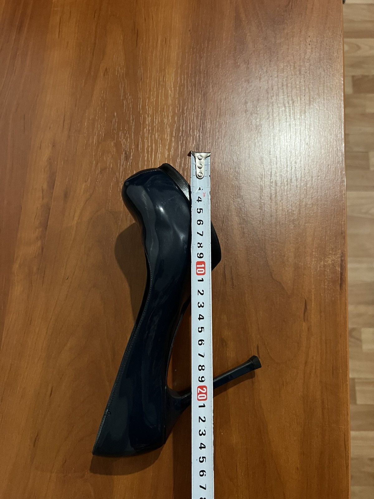 Yves Saint Laurent YSL YVES SAINT LAURENT NAVY PUMPS PATENT LEATHER HEELS 39.5 Size US 9.5 / IT 39.5 - 16 Thumbnail