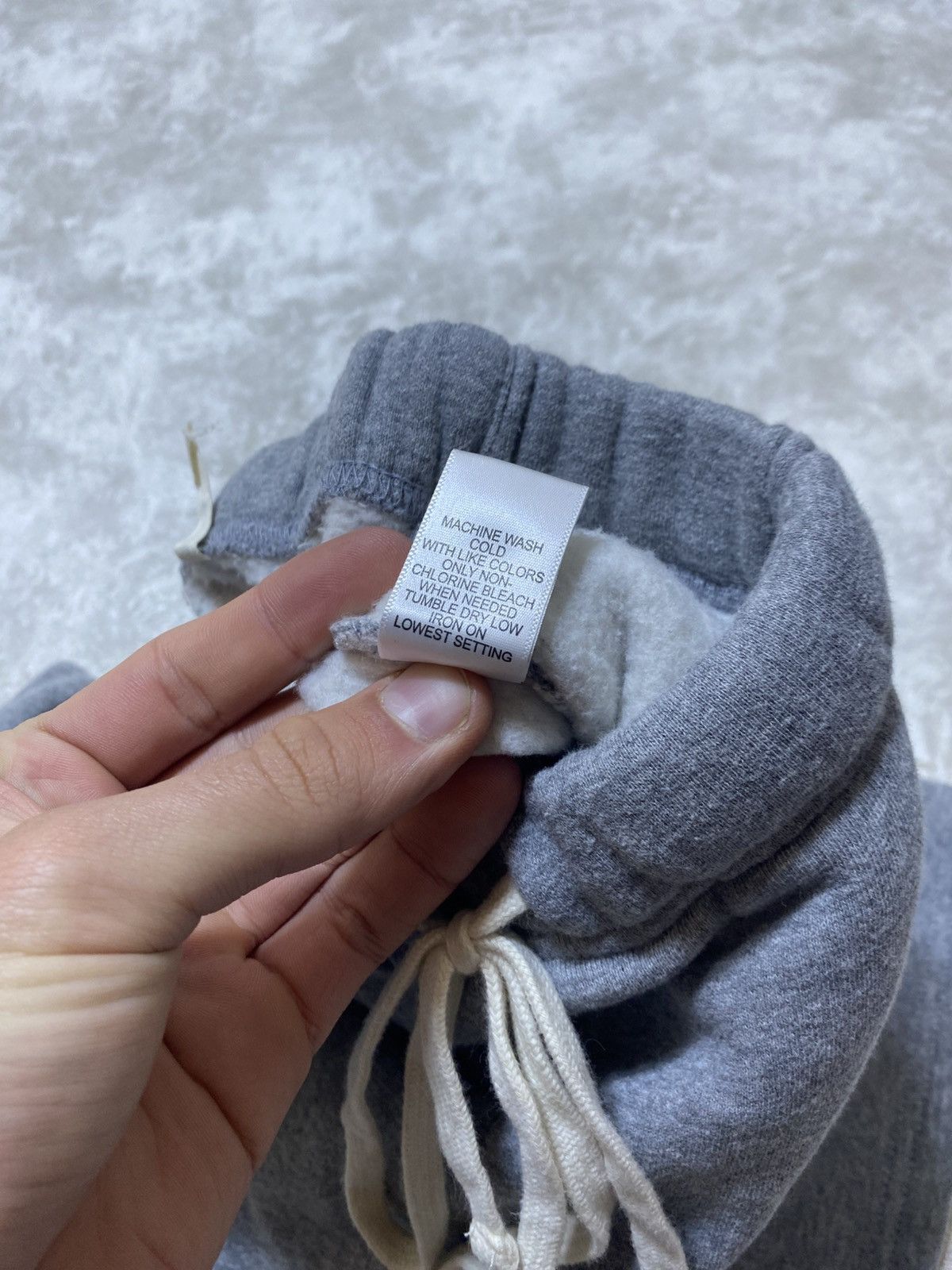 Fear of God Hype Y2K Fear of God Essentials Sweat Shorts Grey Heather Size US 32 / EU 48 - 7 Thumbnail