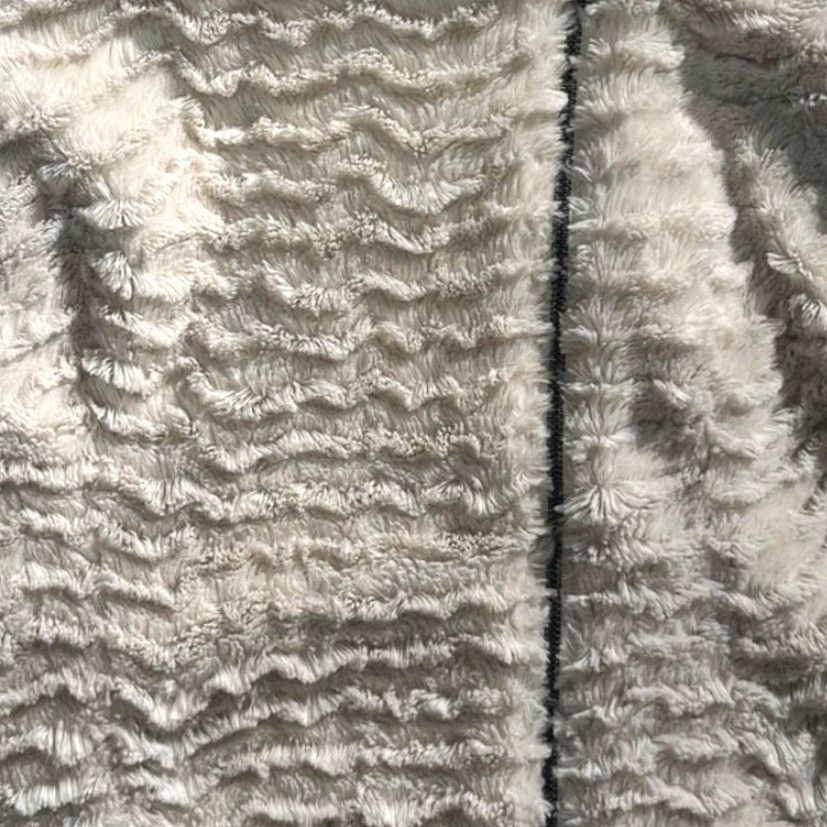 Patagonia VINTAGE Patagonia Vest Womens Medium Cream Pelage Faux Fur Asymmetrical Zip Up Pockets Size M / US 6-8 / IT 42-44 - 3 Thumbnail