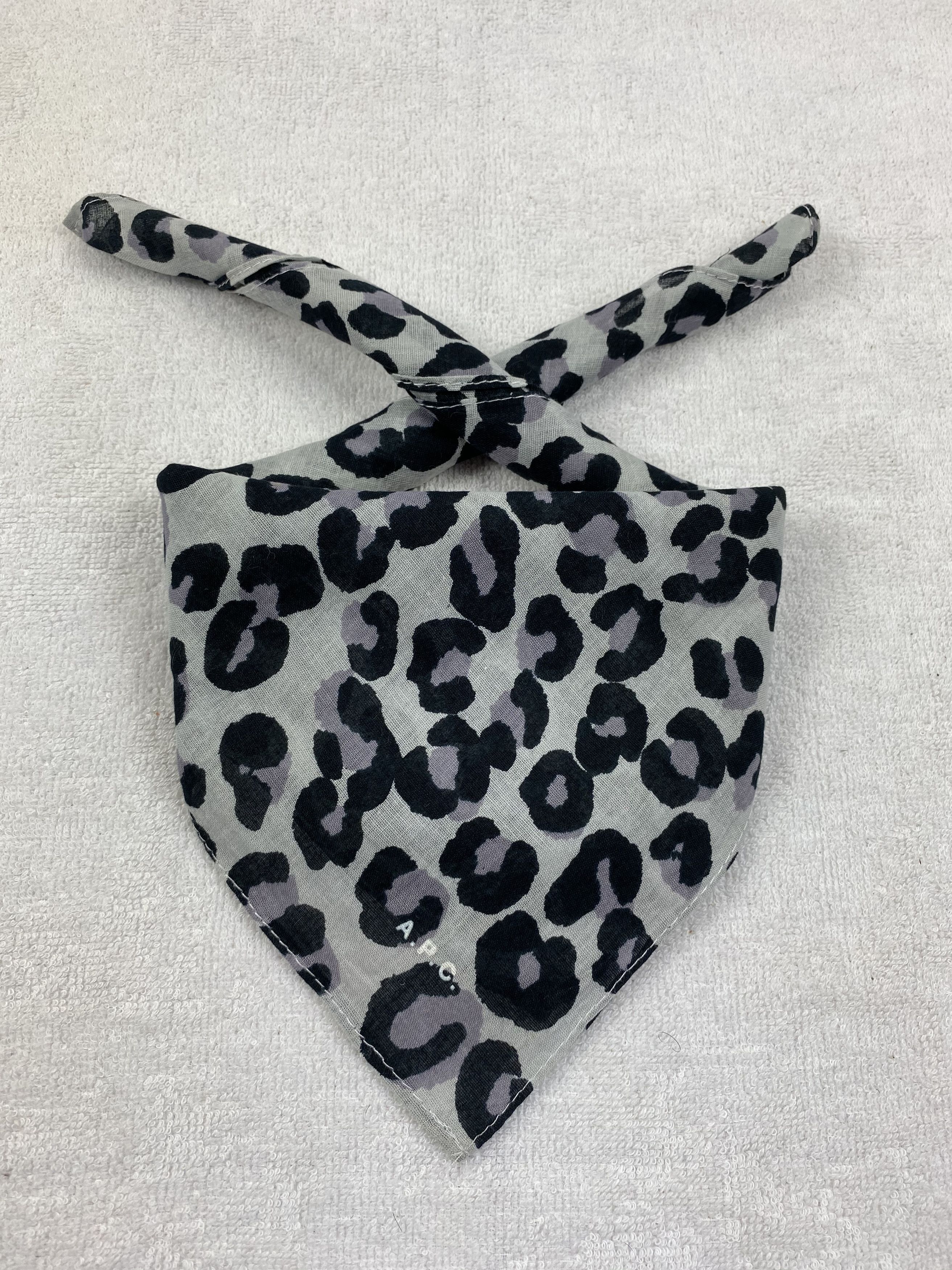 A.P.C. A.P.C Handkerchief / Bandana / Neckerchief Size ONE SIZE - 1 Thumbnail