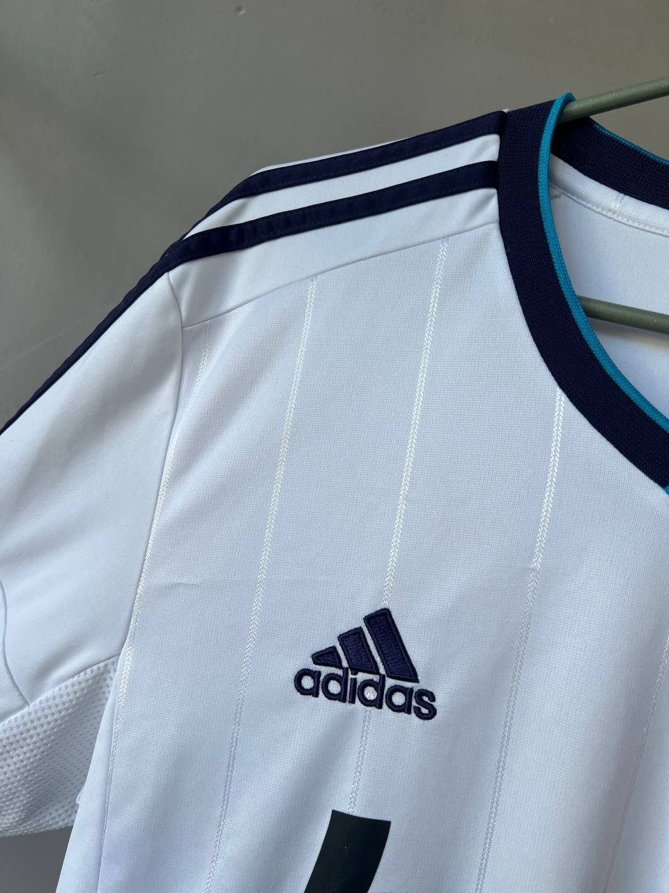 Adidas 2012/13 REAL MADRID HOME SOCCER FOOTBALL JERSEY SHIRT ADIDAS Size US M / EU 48-50 / 2 - 9 Thumbnail