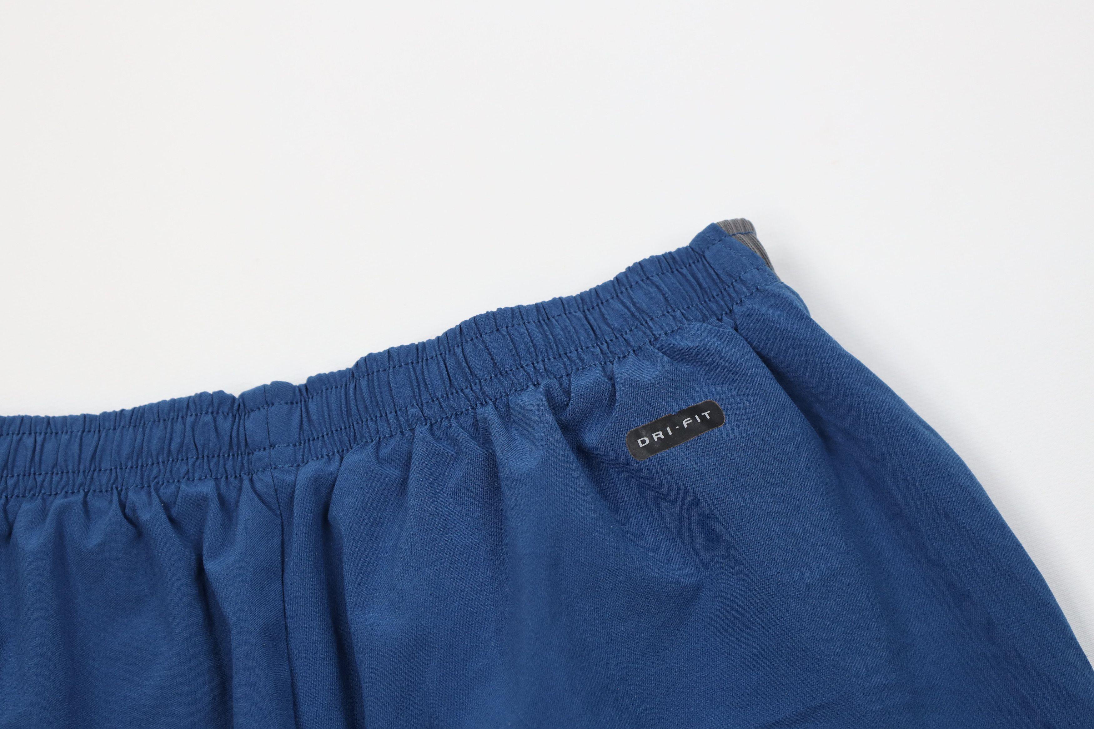 Nike Vintage Y2K Nike Mini Swoosh Lined Above Knee Shorts Blue Size US 34 / EU 50 - 12 Thumbnail