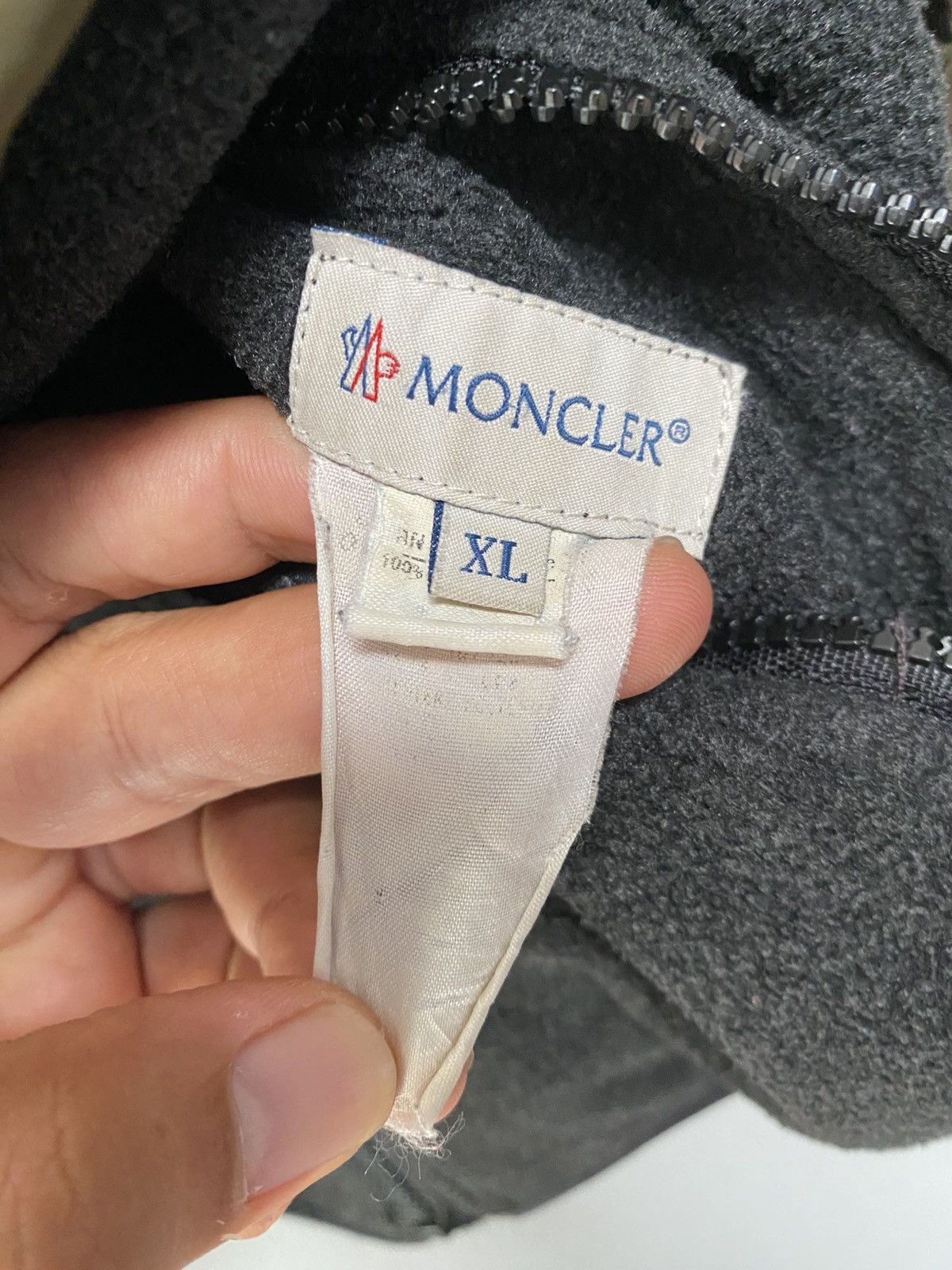 Moncler Moncler bomber jacket two way nylon/fleece jacket Size US XL / EU 56 / 4 - 4 Thumbnail