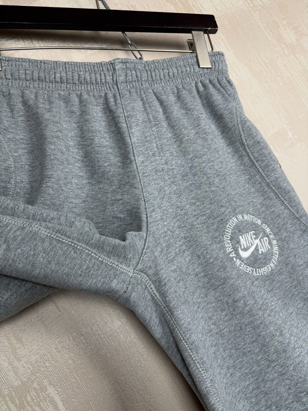 Nike Vintage Nike Air Logo Baggy Sweatpants Fleece US/UK 28-30 Size US 30 / EU 46 - 15 Thumbnail