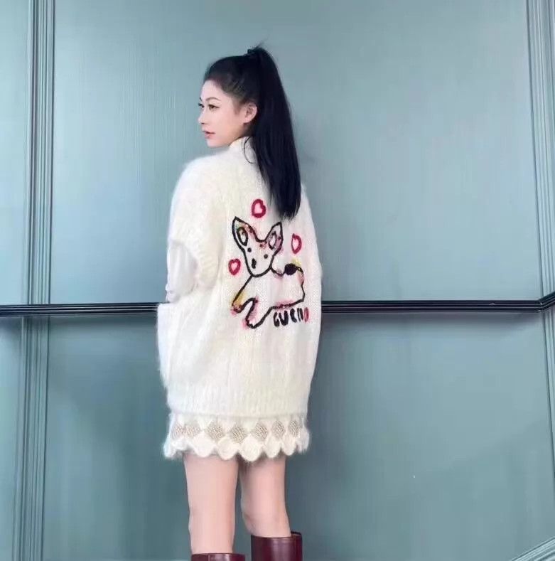 Gucci Gucci 23 beige rabbit diamond embroidered horsehair V-neck Size S / US 4 / IT 40 - 8 Thumbnail
