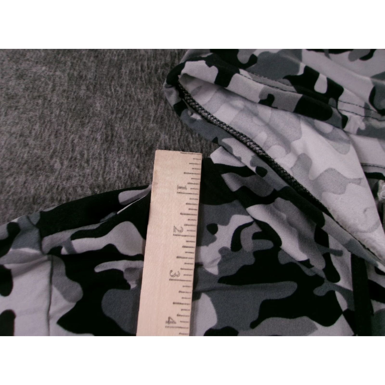 Vintage Jammies by HIPstyle Hoodie Womens L Gray Black White Camouflage Hood Pullover Zip Full Zip Pockets Hooded Drawstring Ribbed Cuff Polyester Spandex Size L / US 10 / IT 46 - 4 Thumbnail