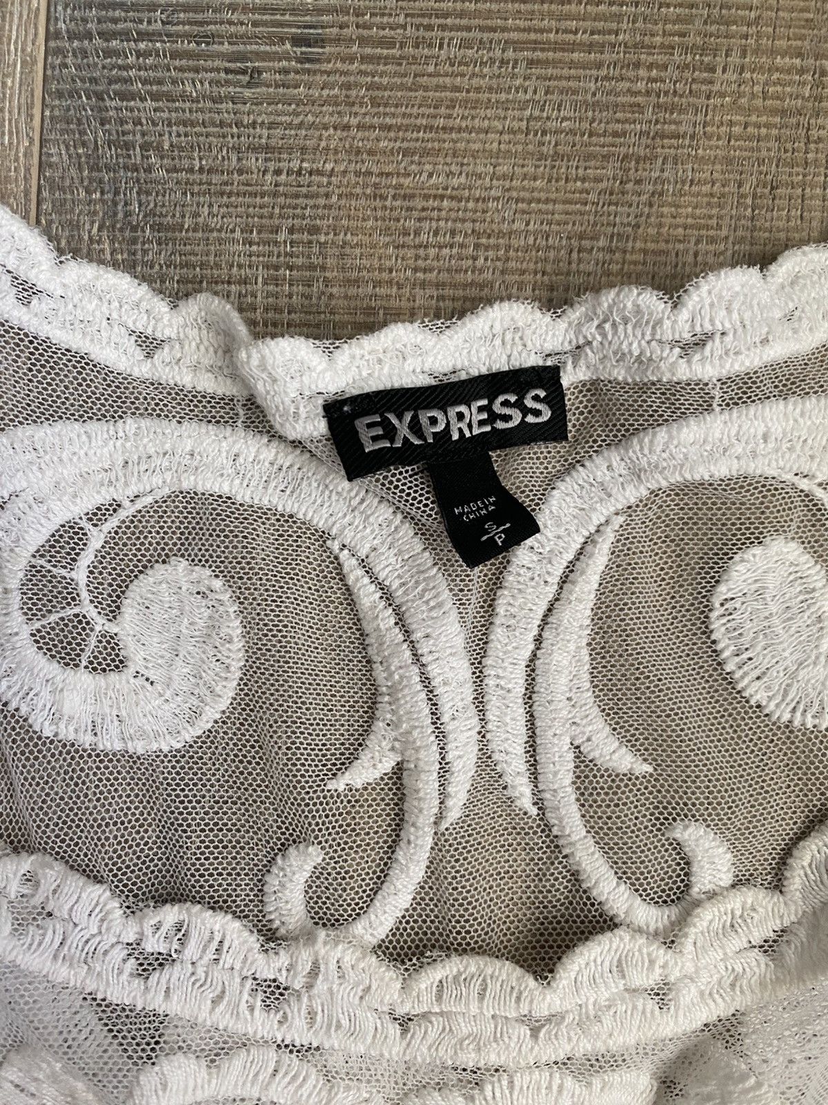 Express Express Sheer Embroidered Tank Top Size S / US 4 / IT 40 - 4 Thumbnail