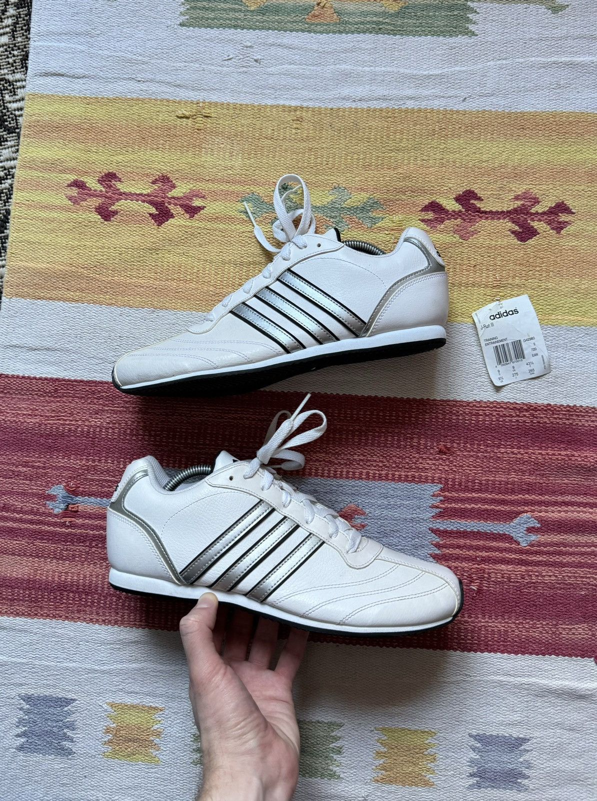 Vintage Vintage Adidas 2011 J Run-III y2k Low “White” Sport Sneakers Size US 9.5 / EU 42-43 - 1 Thumbnail