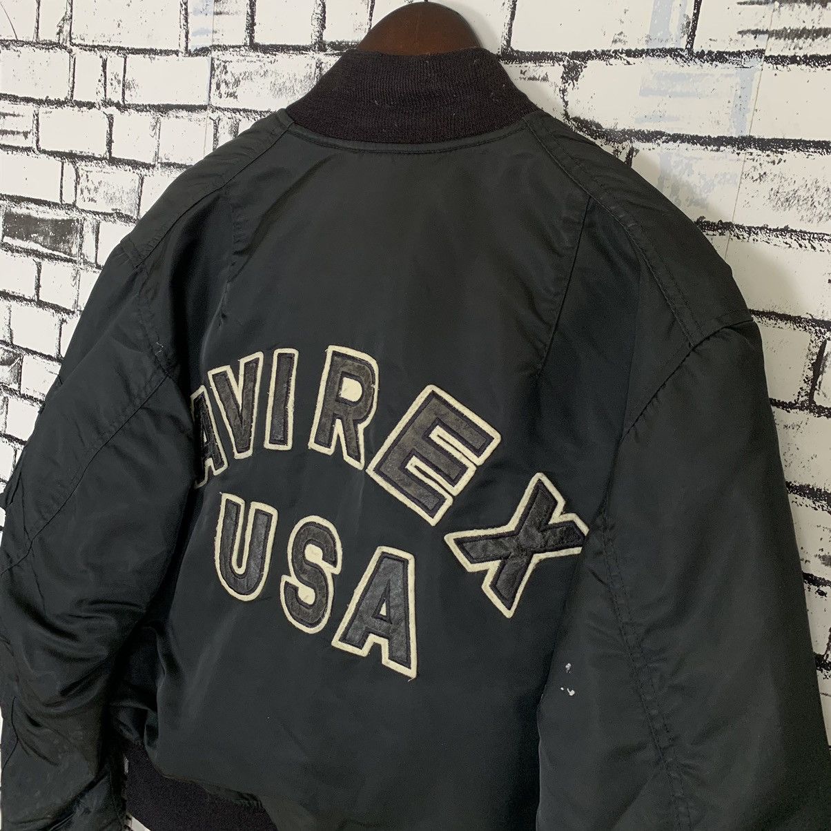 Avirex Avirex American Military Bomber Jacket Avirex Flight Jacket Size US L / EU 52-54 / 3 - 12 Thumbnail