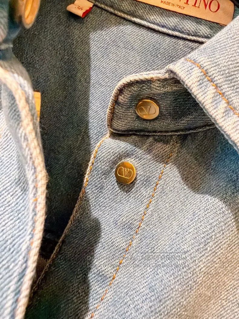Valentino Valentino Sequin pocket shirt-style denim jacket Size XS / US 0-2 / IT 36-38 - 6 Thumbnail