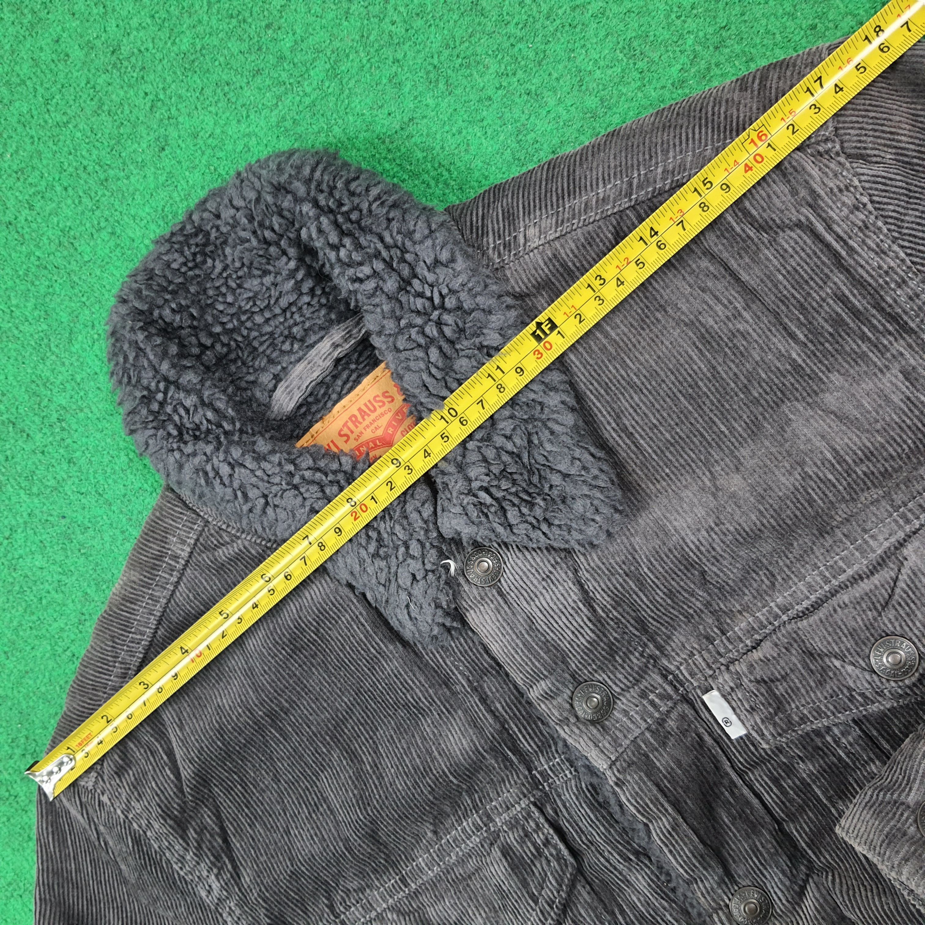 Levi's Vintage Levi's Sherpa Lined Corduroy Trucker Jacket C279N25 Size US S / EU 44-46 / 1 - 12 Thumbnail