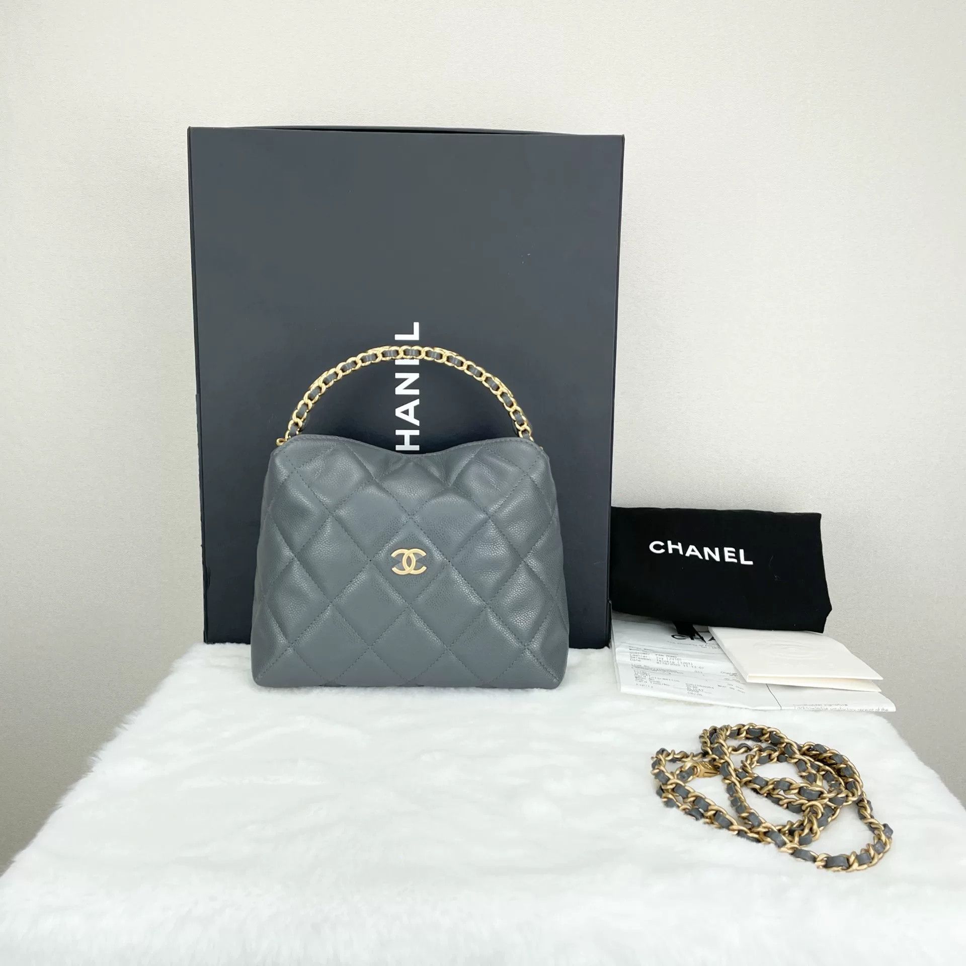 Chanel Pre-loved Bag Very good condition Size ONE SIZE - 1 Thumbnail