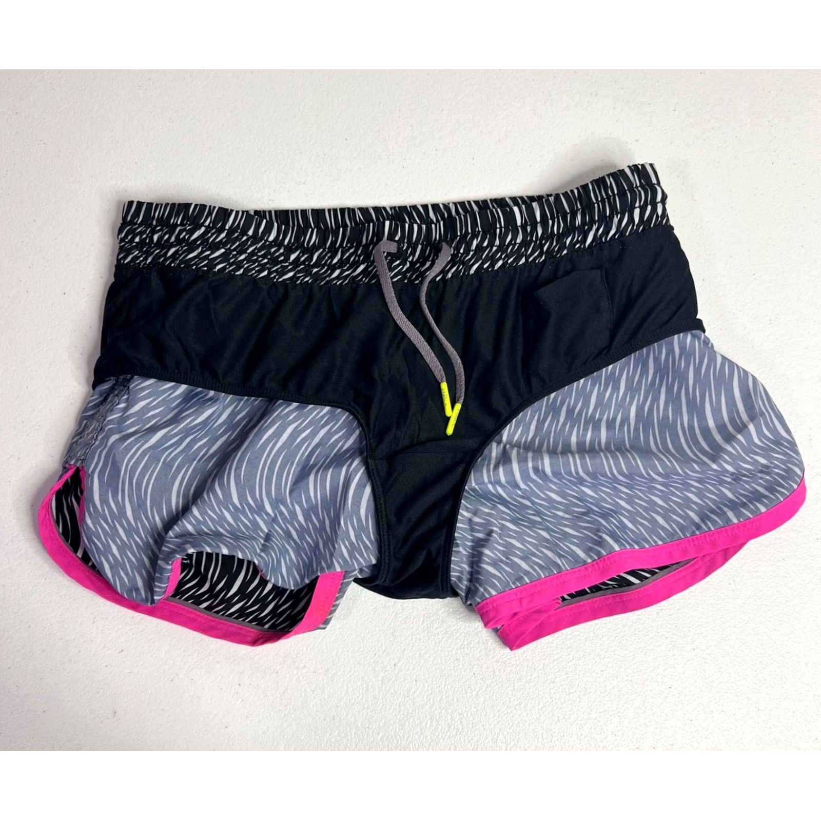 Under Armour Under Armour Women's Heat Gear Fitted Running Shorts XS Black Athletic Size 26" / US 2 / IT 38 - 6 Thumbnail