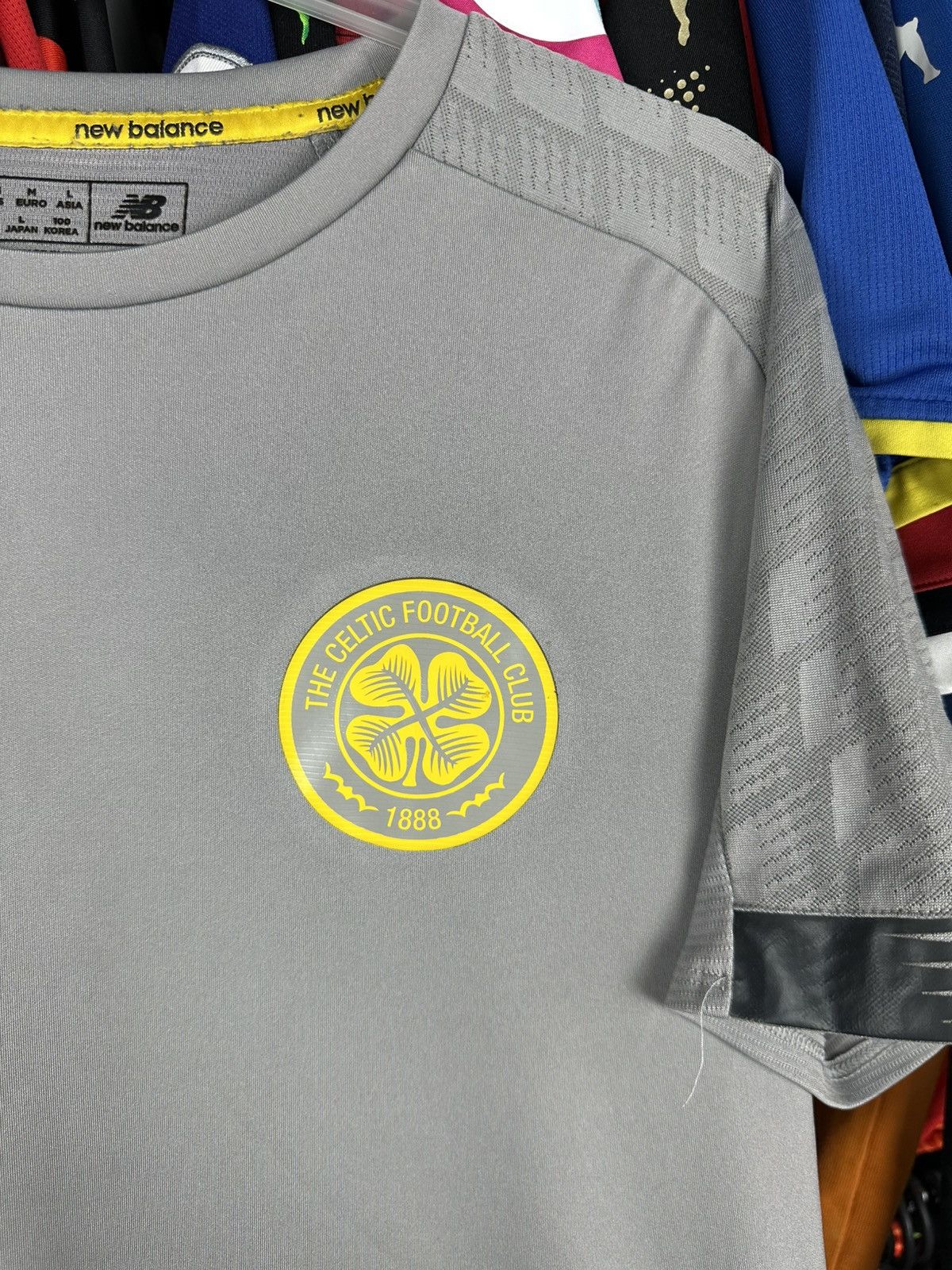 New Balance New Balance Celtic 2019 2020 Football Shirt Soccer Jersey Size US M / EU 48-50 / 2 - 4 Thumbnail