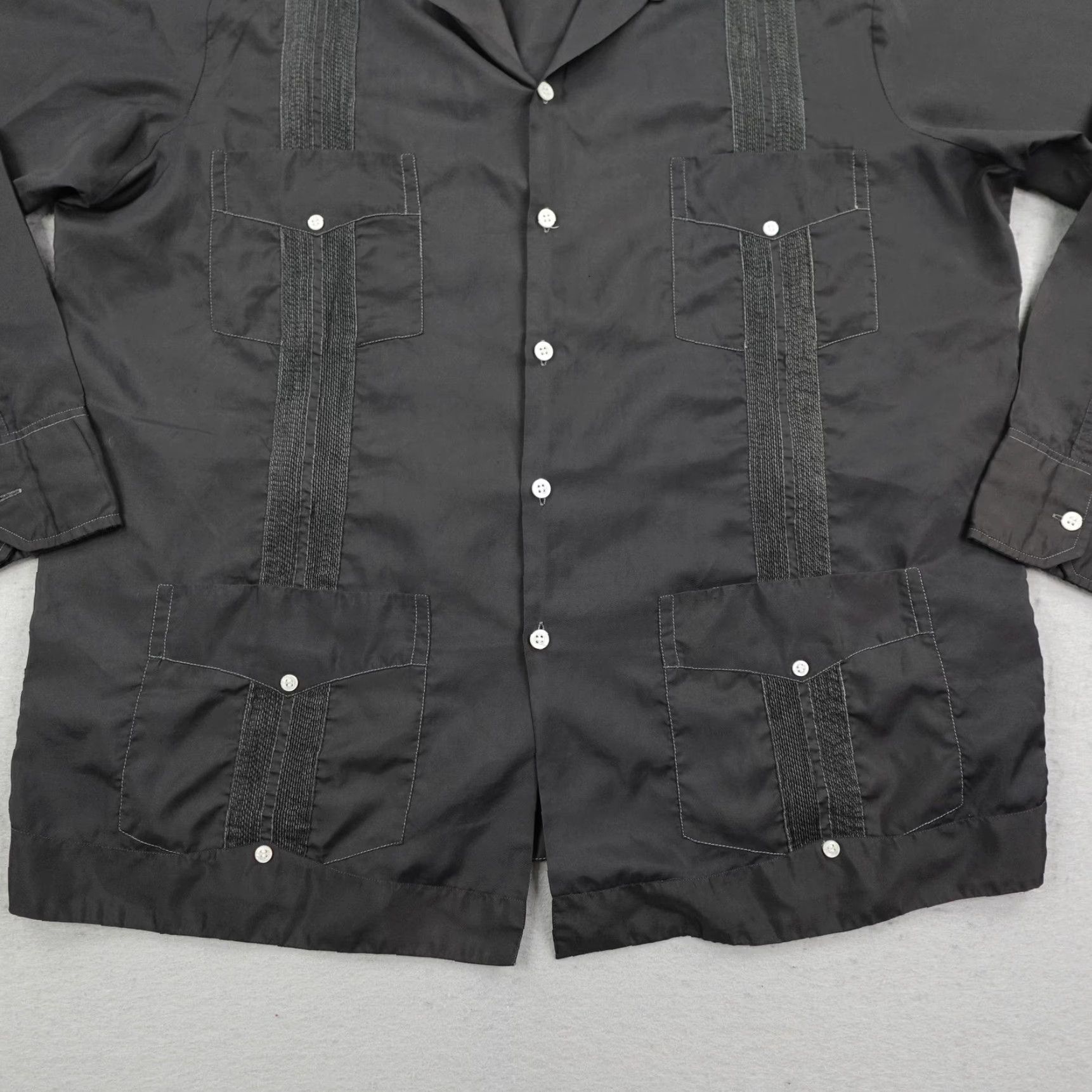 Vintage VINTAGE Guayateca Guayabera Shirt Mens 2XL Black 4 Pocket Silk Cuban Wedding Button-Up Wrinkle-Resistant Size US XXL / EU 58 / 5 - 3 Thumbnail