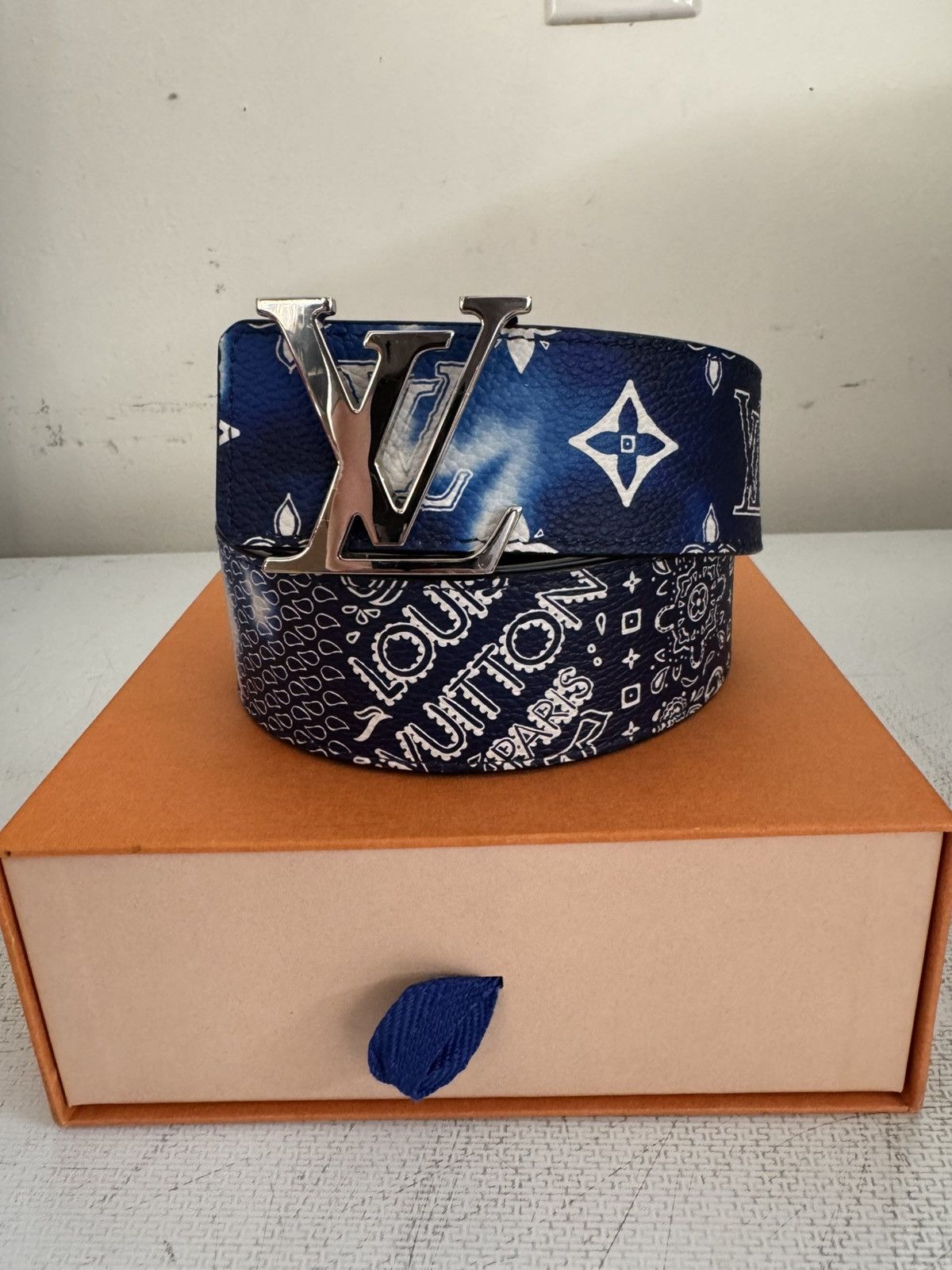 Louis Vuitton ネイビー ベルト 95/38 Louis Vuitton Louis Vuitton LV initials MNG Bandana Belt 38