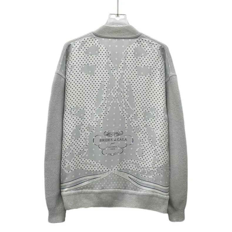 Hermes Hermes Misty Blue Silk Print and Wool V-neck Single-breast Size XXS / US 00 / IT 34 - 2 Thumbnail