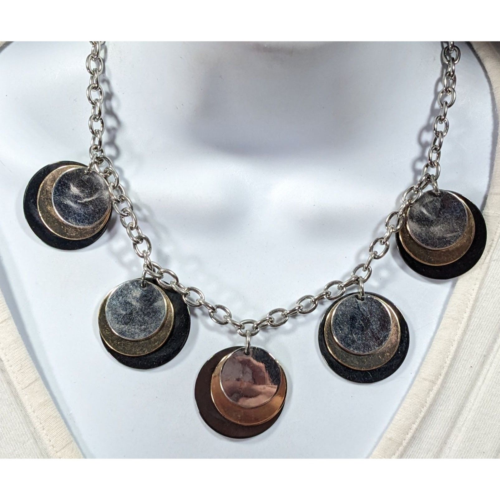 Alfani Alfani Elegant Modern Metallic Stacked Medallion Charm Neckl Size ONE SIZE - 7 Thumbnail