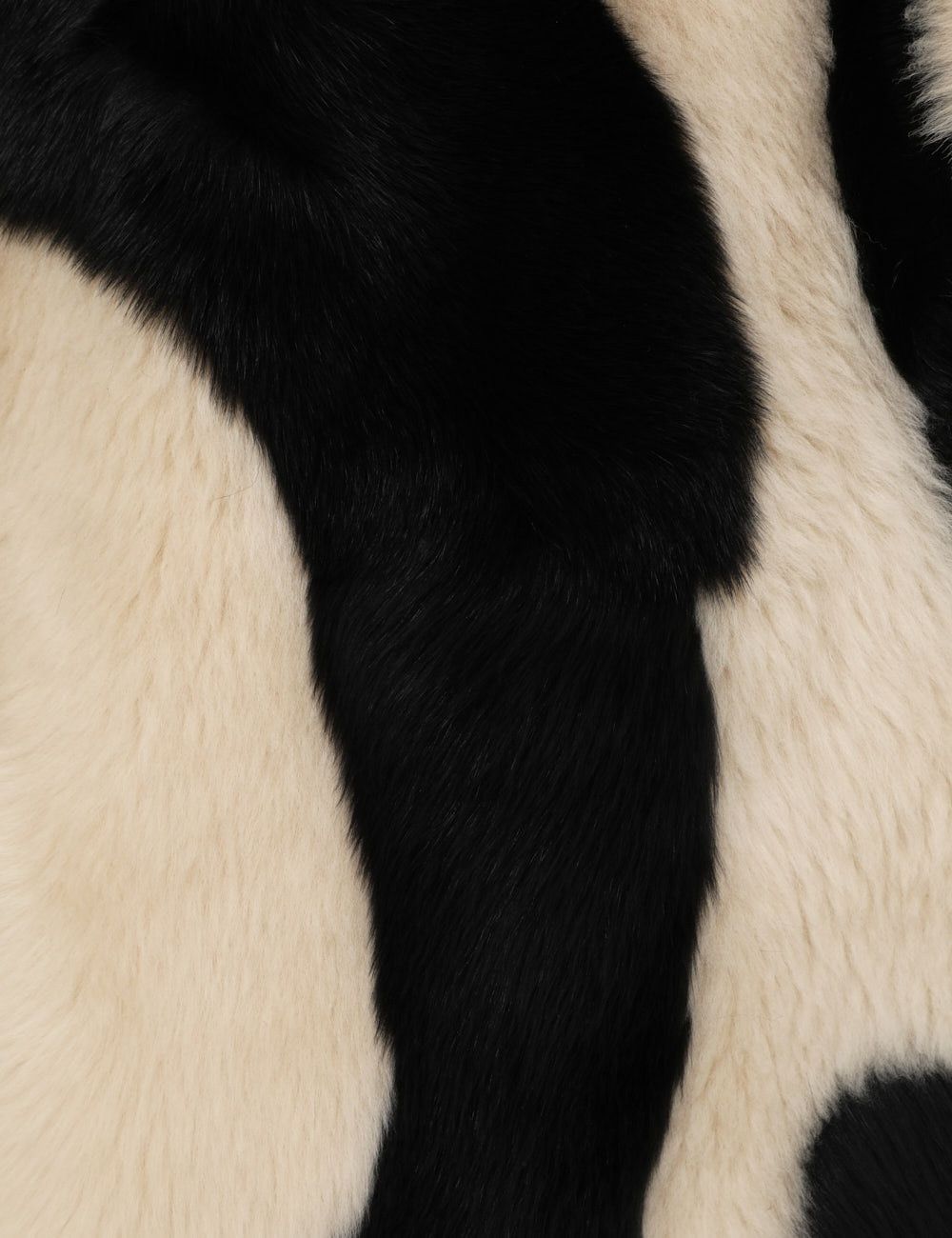 oc11z0725 Illustration Swirl Coat in Beige/Black
