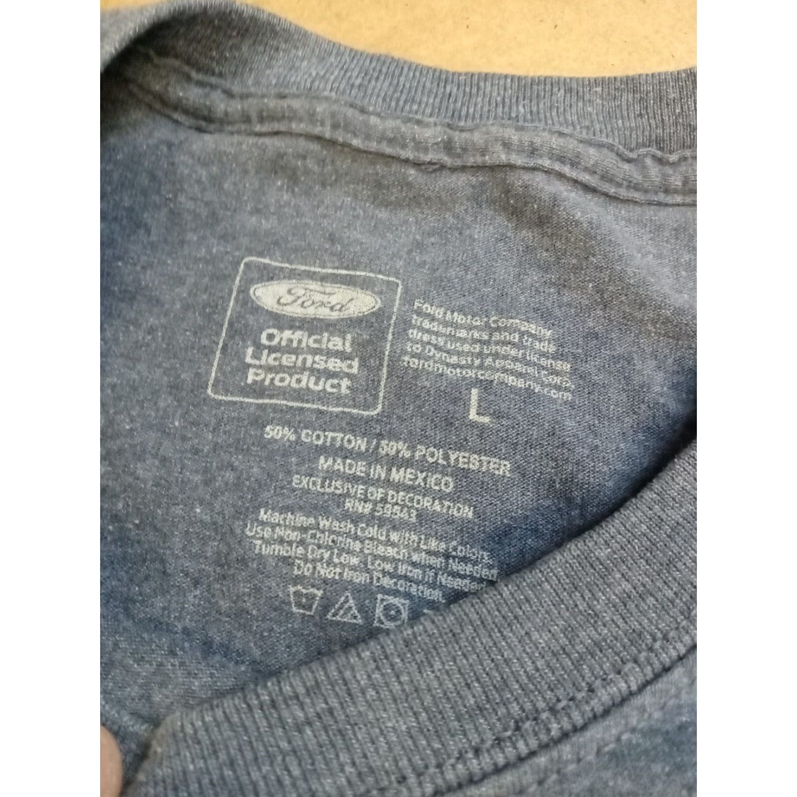 Ford Ford Mustang Official Ford Licensed Product T-Shirt Men L Blue 50/50 42" SS Shirt Size US L / EU 52-54 / 3 - 5 Thumbnail