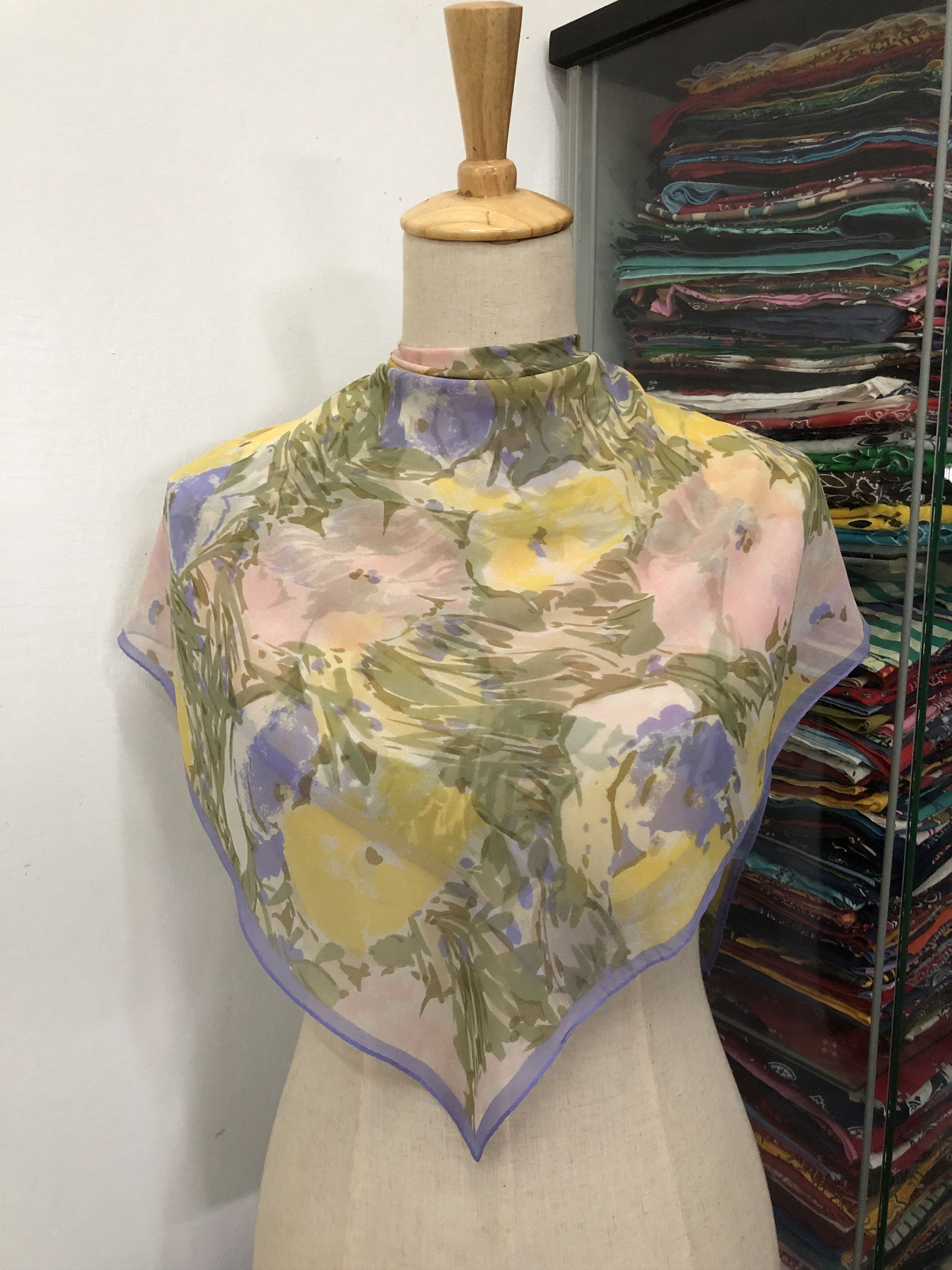 Vintage Vintage Silk Scarf Size ONE SIZE - 1 Thumbnail