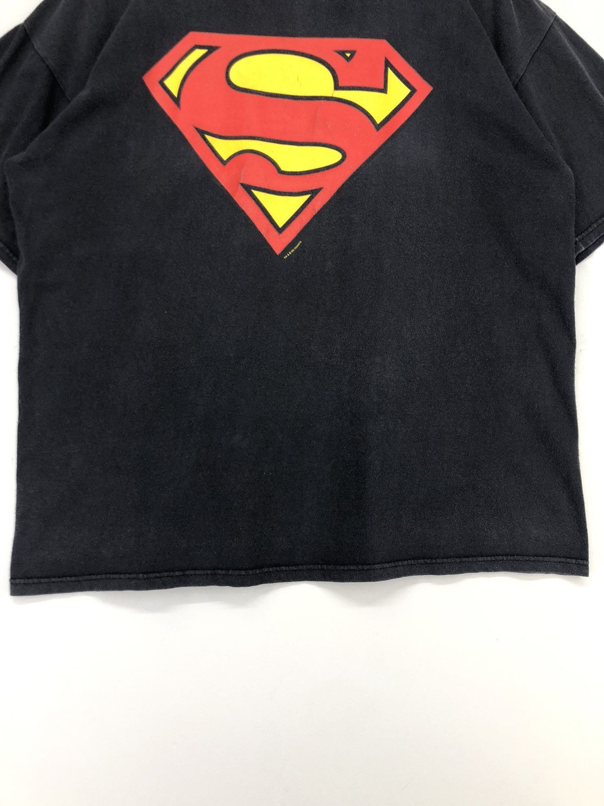 DC Comics × Vintage Vintage Y2K Superman DC Comics Big Logo Faded Tshirt Size US XL / EU 56 / 4 - 13 Thumbnail