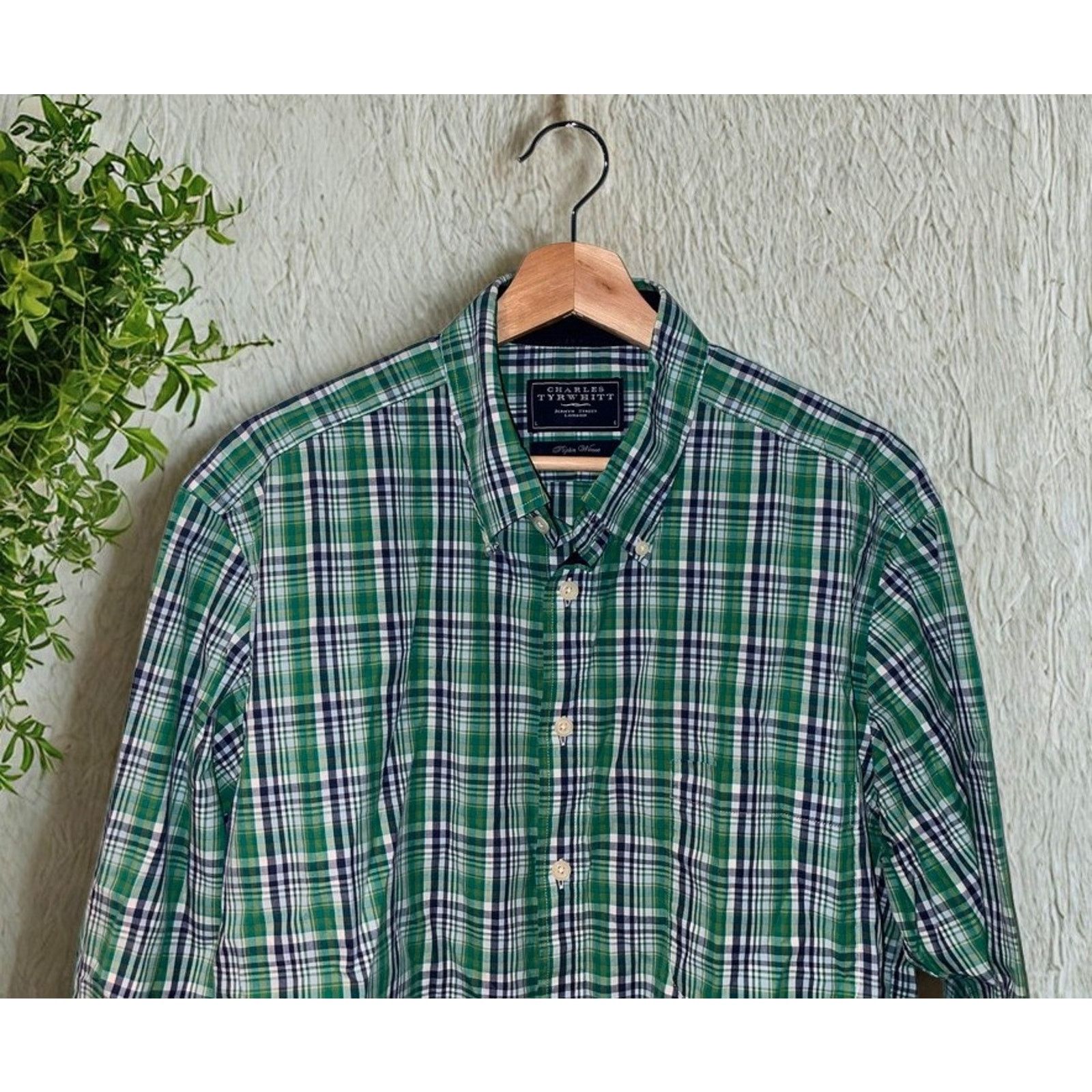 Charles Tyrwhitt Charles Tyrwhitt Poplin Weave Dress Shirt Slim Fit Sz. L Size US L / EU 52-54 / 3 - 2 Thumbnail