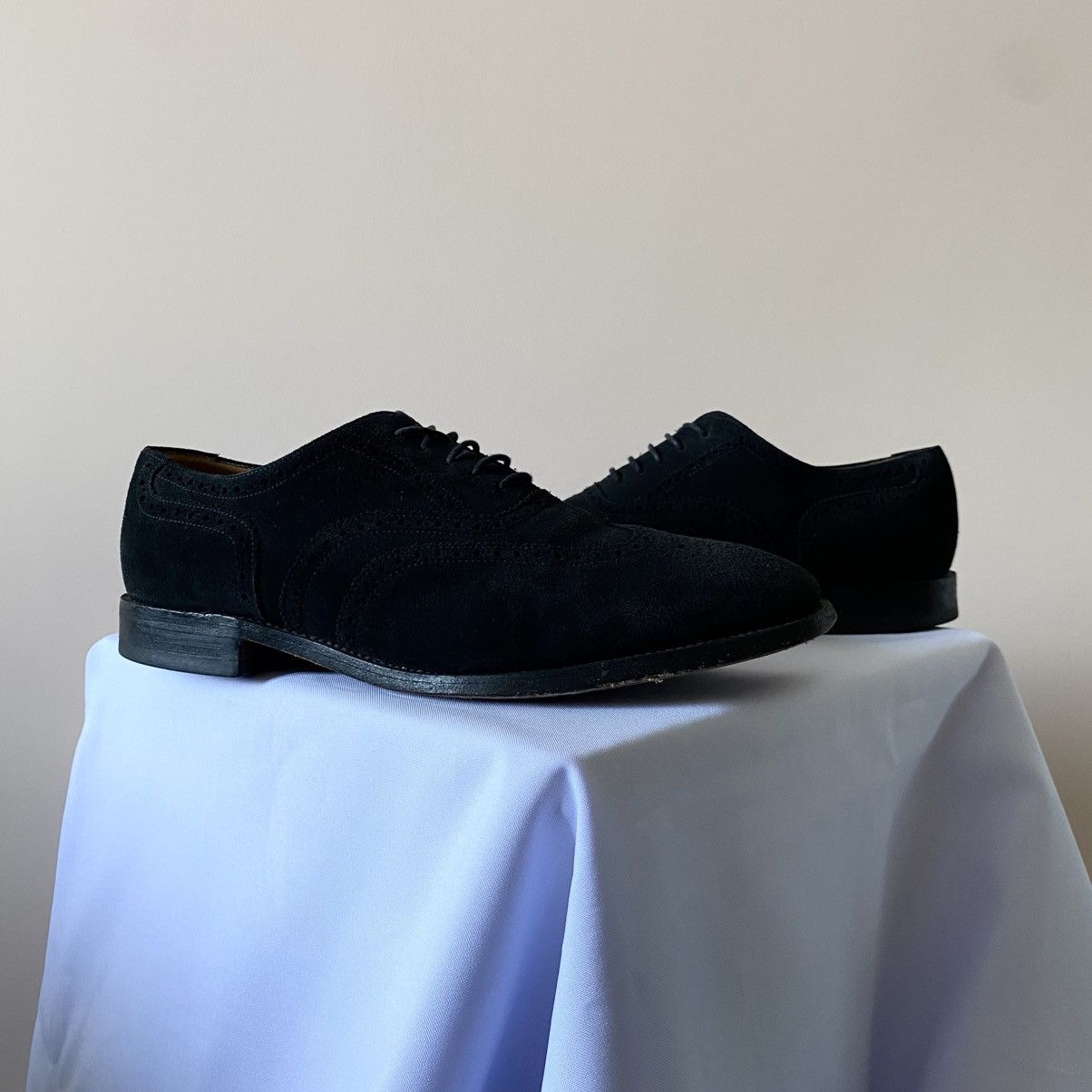 Designer × Loake Loake Brogue Suede Made In England Black Shoes UK 10 Size US 11 / EU 44 - 1 Thumbnail