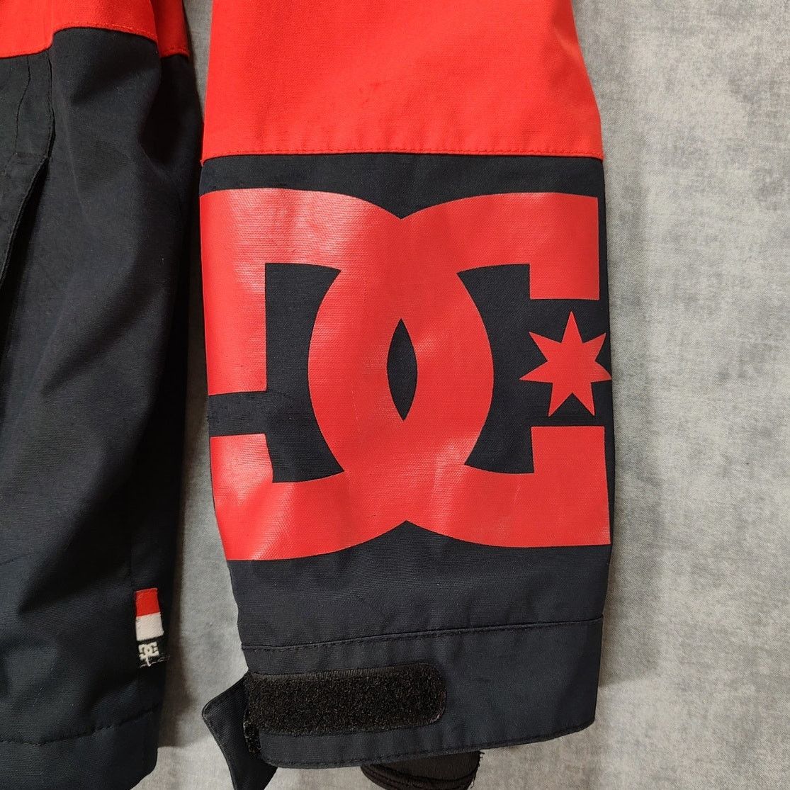 DC DC Shoes Defy colorblock ski/snowboard 10k jacket mns S Size US S / EU 44-46 / 1 - 7 Thumbnail
