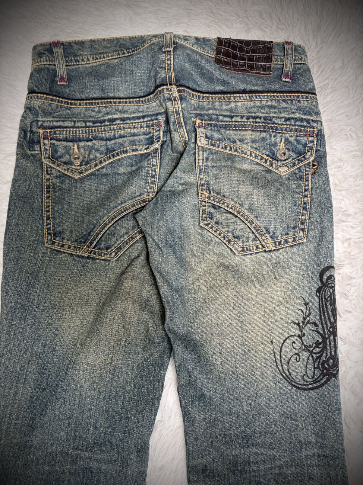 Japanese Brand Rare Morgan De Toi Homme mudwash graphic flared jeans Size US 31 - 6 Thumbnail