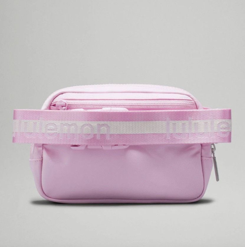 Lululemon Lululemon Everywhere Belt Bag Wordmark 1L in Pink White Size ONE SIZE - 2 Thumbnail