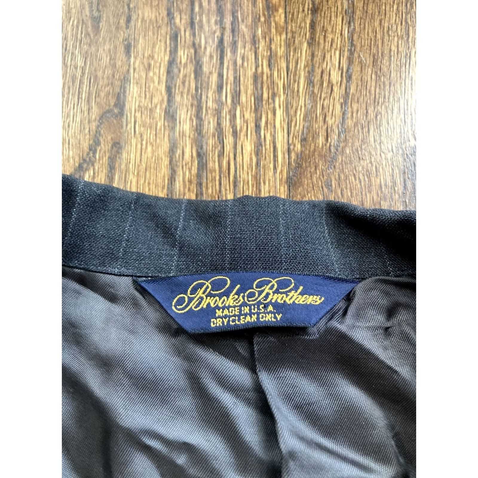 Brooks Brothers VINTAGE Brooks Brothers 2 Piece Suit Pinstripe Mens Size 45R Jacket 36x30 Wool Gray Regular Single-Breasted 3-Button Notch Lapel Size 48R - 7 Thumbnail